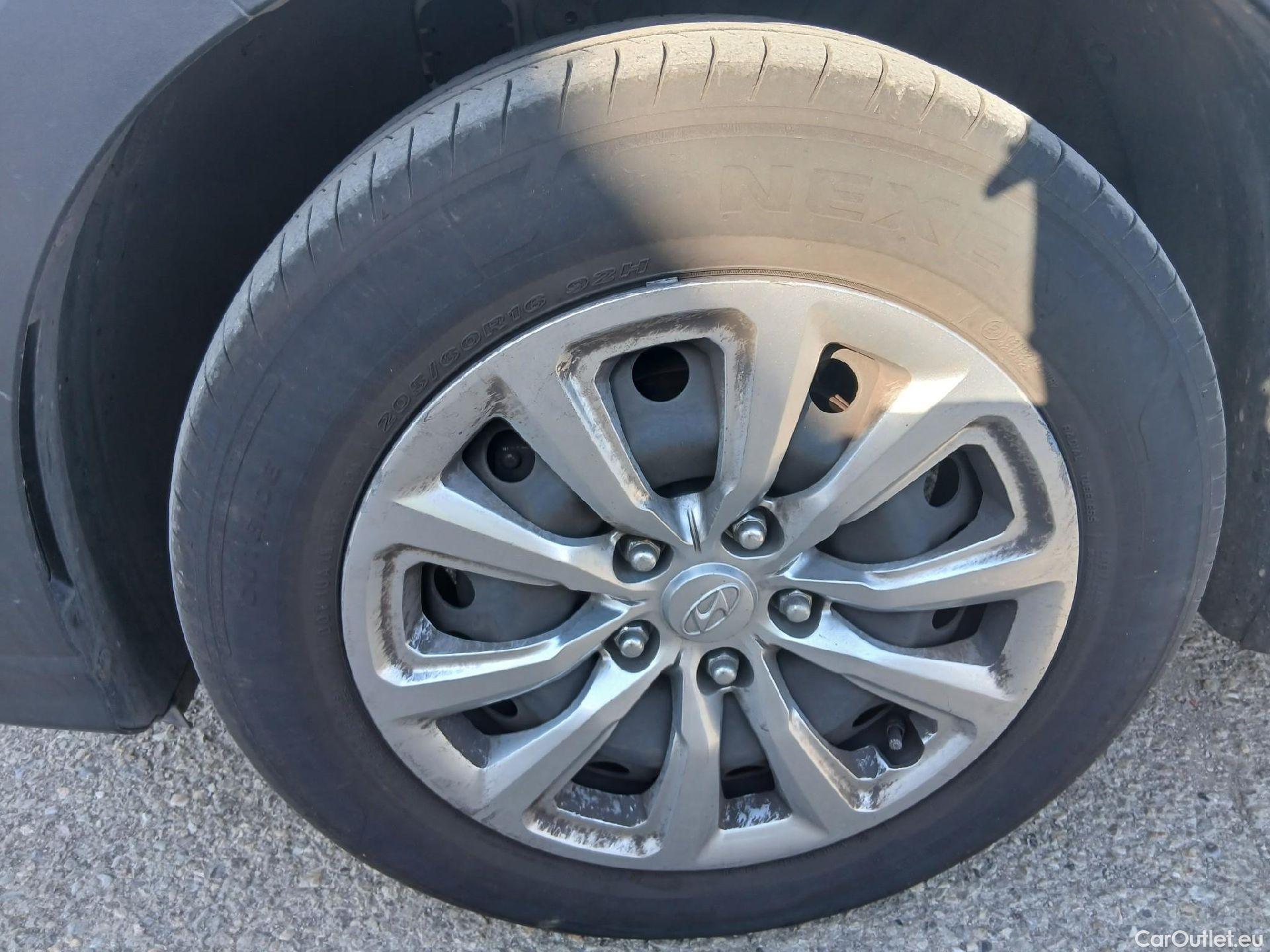  Hyundai  Konna HYUNDAI Kona / 5P / 1.0 TGDI Klass 4X2 110 CV #12