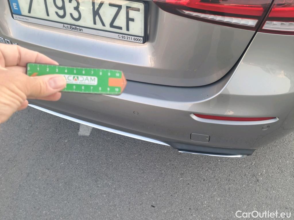  Mercedes  A-Klasse MERCEDES-BENZ Clase A / 2018 / 5P / berlina con portón A 180 d #3