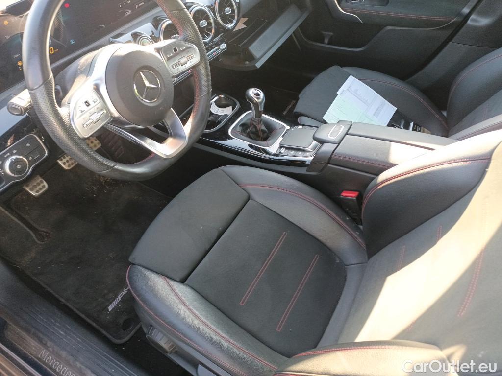  Mercedes  A-Klasse MERCEDES-BENZ Clase A / 2018 / 5P / berlina con portón A 200 #18