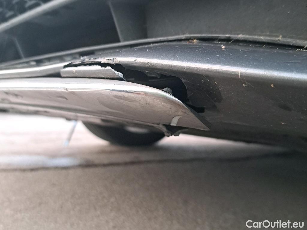  Mercedes  A-Klasse MERCEDES-BENZ Clase A / 2018 / 4P / sedán Sedán A 250 e #3