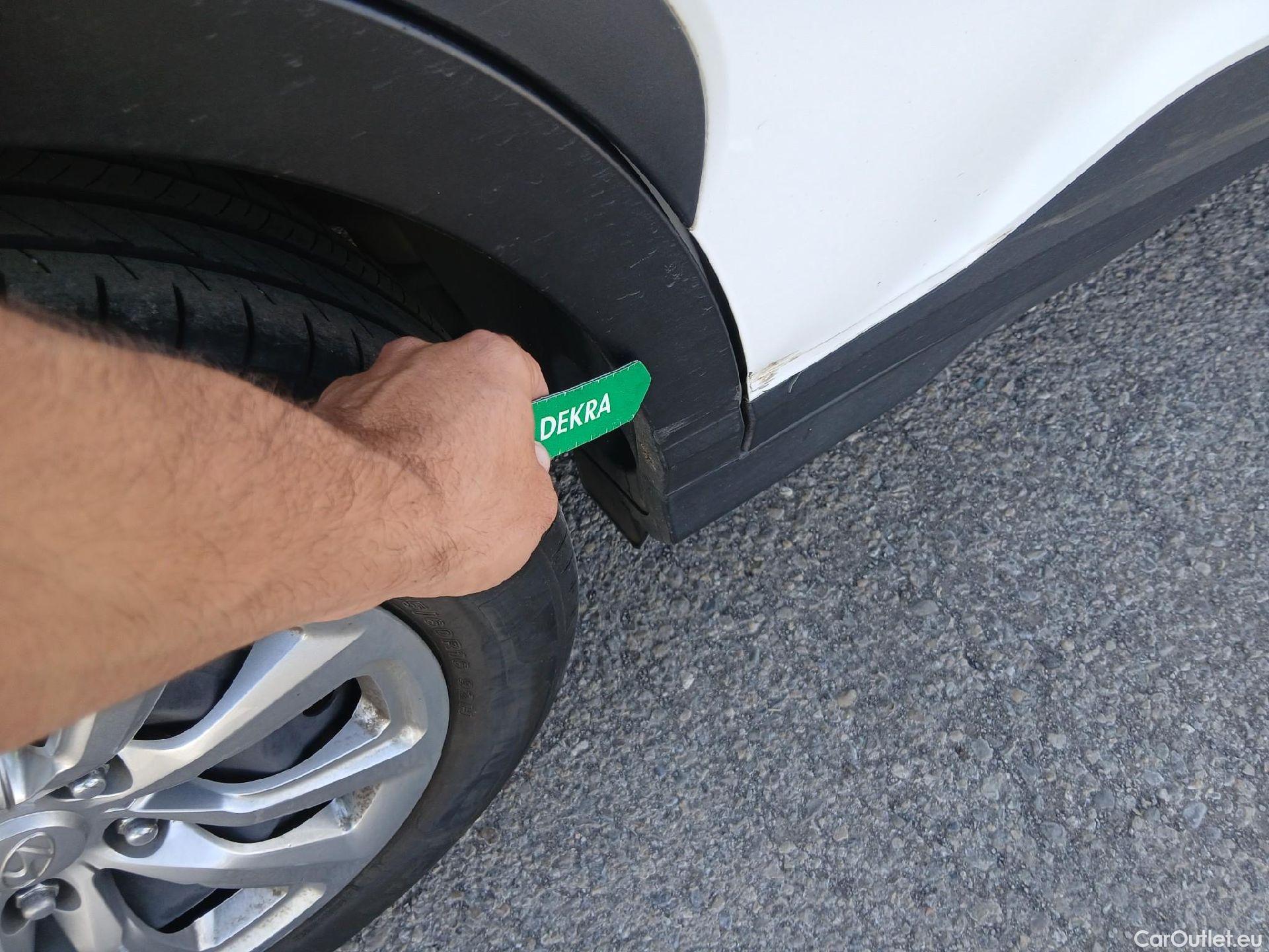  Hyundai  Konna HYUNDAI Kona / 5P / 1.0 TGDI Klass 4X2 110 CV #28