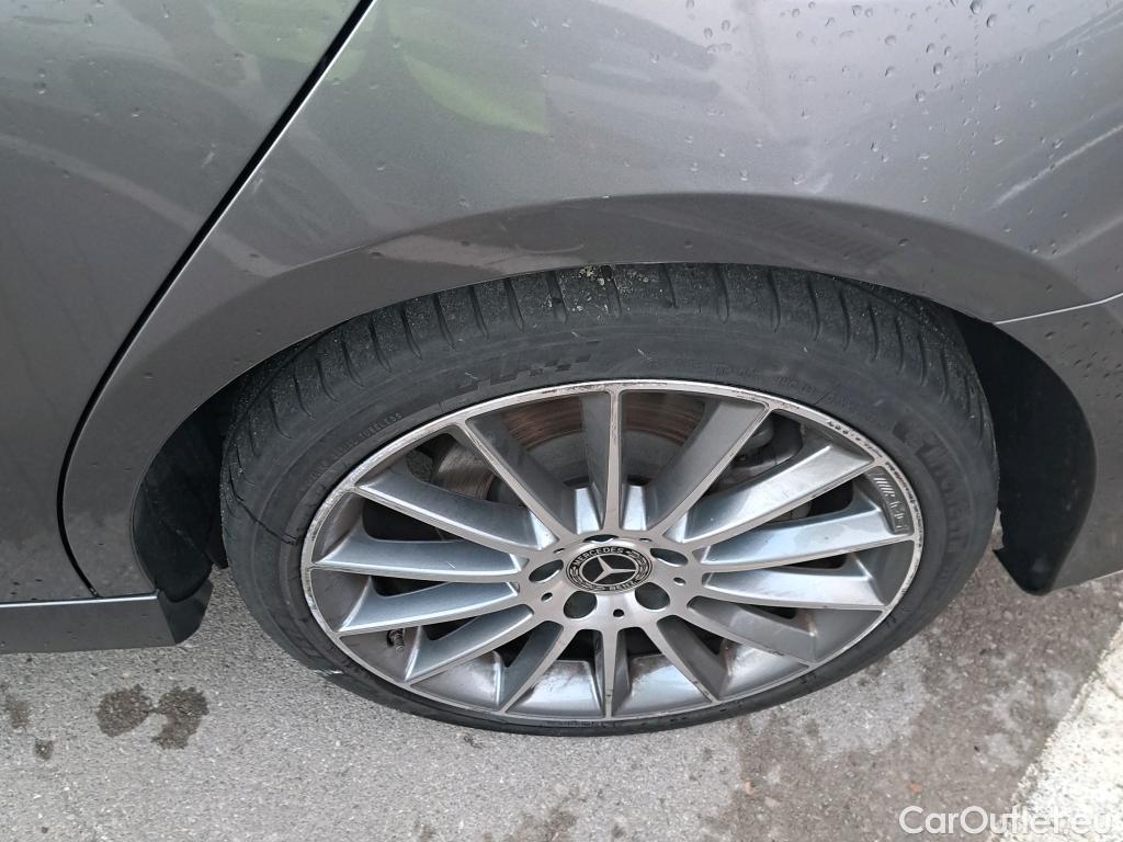  Mercedes  A-Klasse MERCEDES-BENZ Clase A / 2018 / 4P / sedán Sedán A 250 e #6