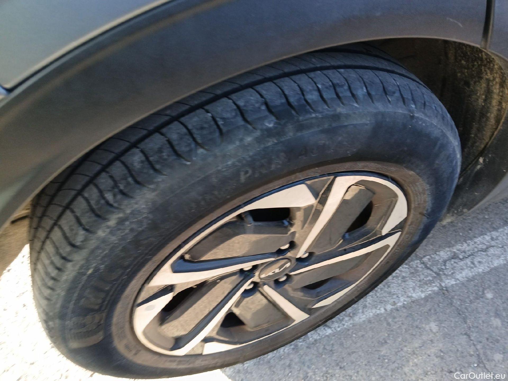  KIA  Sportage KIA  / 5P / 1.6 T-GDi MHEV 150 CV Drive 4x2 #59