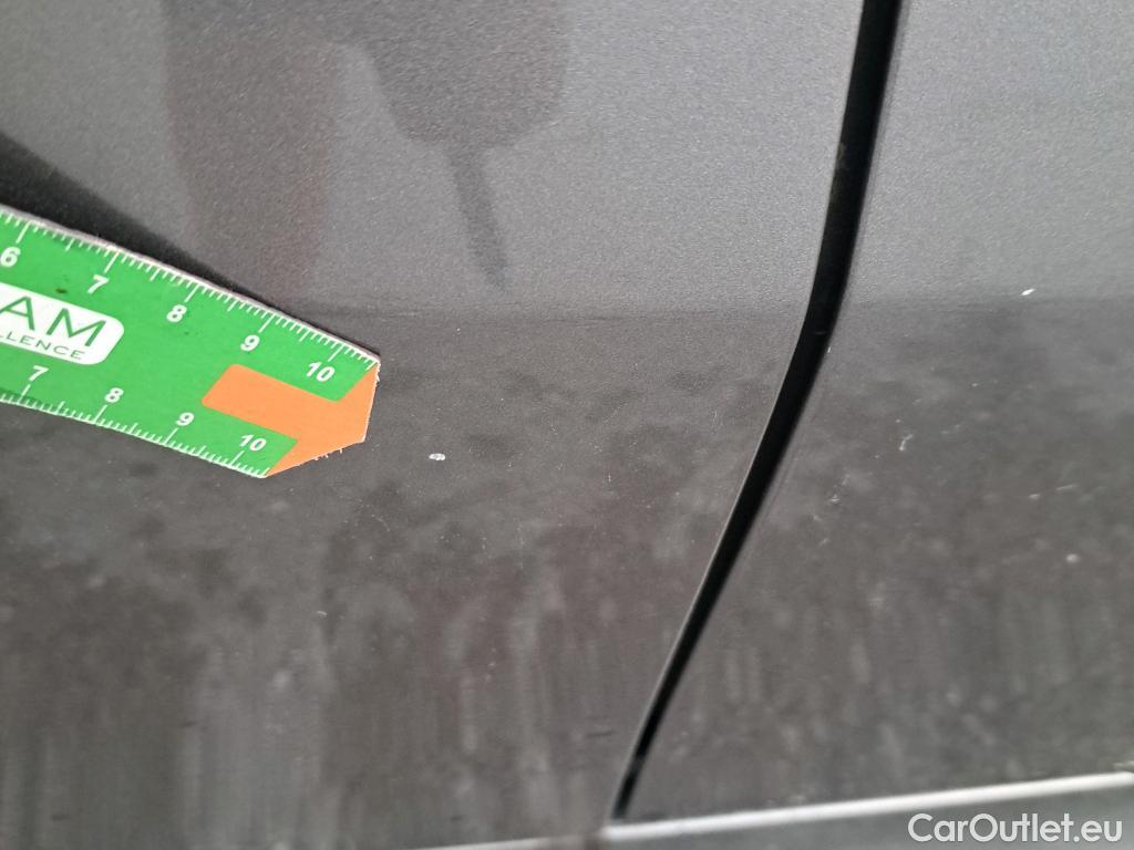  Mercedes  A-Klasse MERCEDES-BENZ Clase A / 2018 / 4P / sedán Sedán A 250 e #23