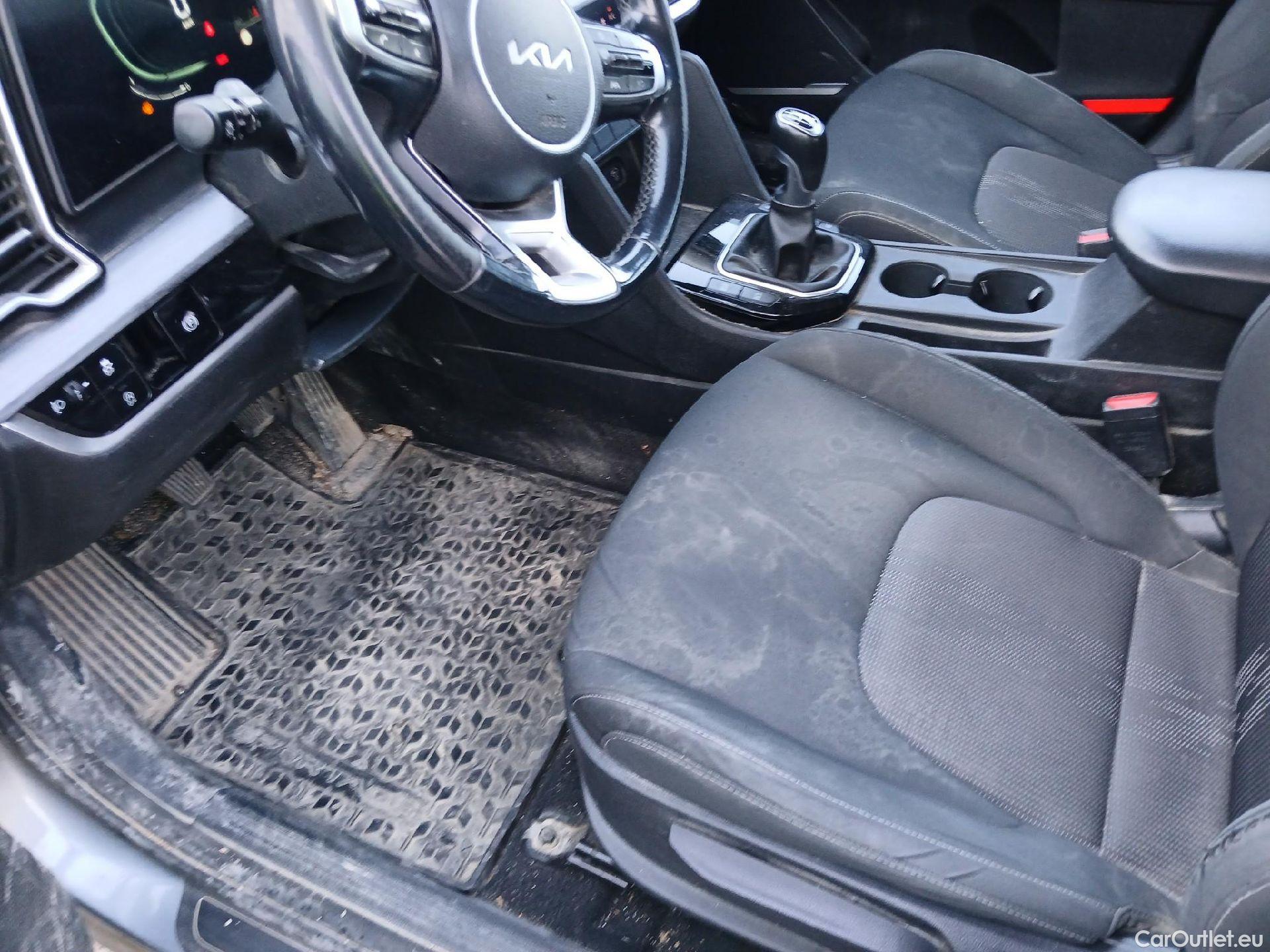  KIA  Sportage KIA  / 5P / 1.6 T-GDi MHEV 150 CV Drive 4x2 #3