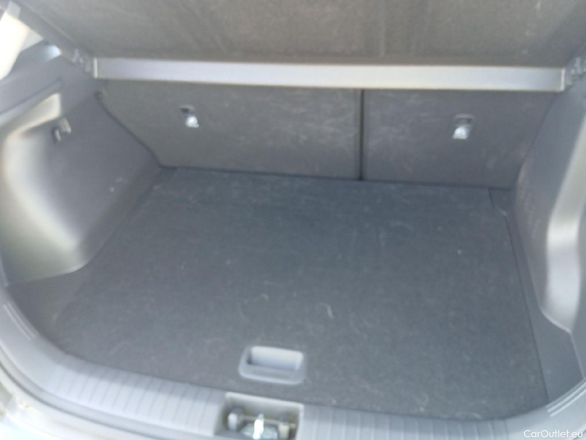  Hyundai  Konna HYUNDAI Kona / 5P / 1.0 TGDI Klass 4X2 110 CV #41