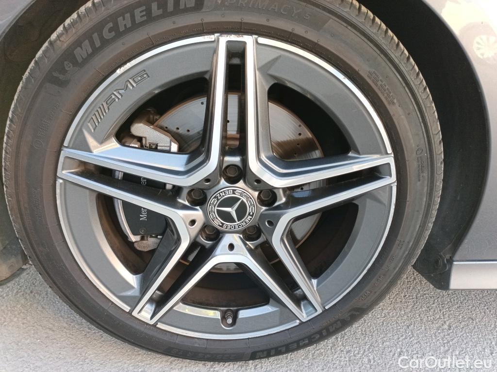  Mercedes  CLA-Klasse MERCEDES-BENZ CLA / 2019 / 5P / familiar CLA 220 D DCT Shooting Brake #2