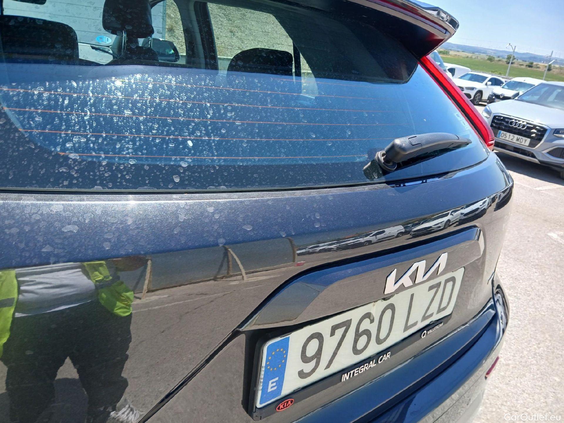  KIA  Niro KIA  / 2022 / 5P / crossover 1.6 GDi HEV 104kW (141CV) Drive #43