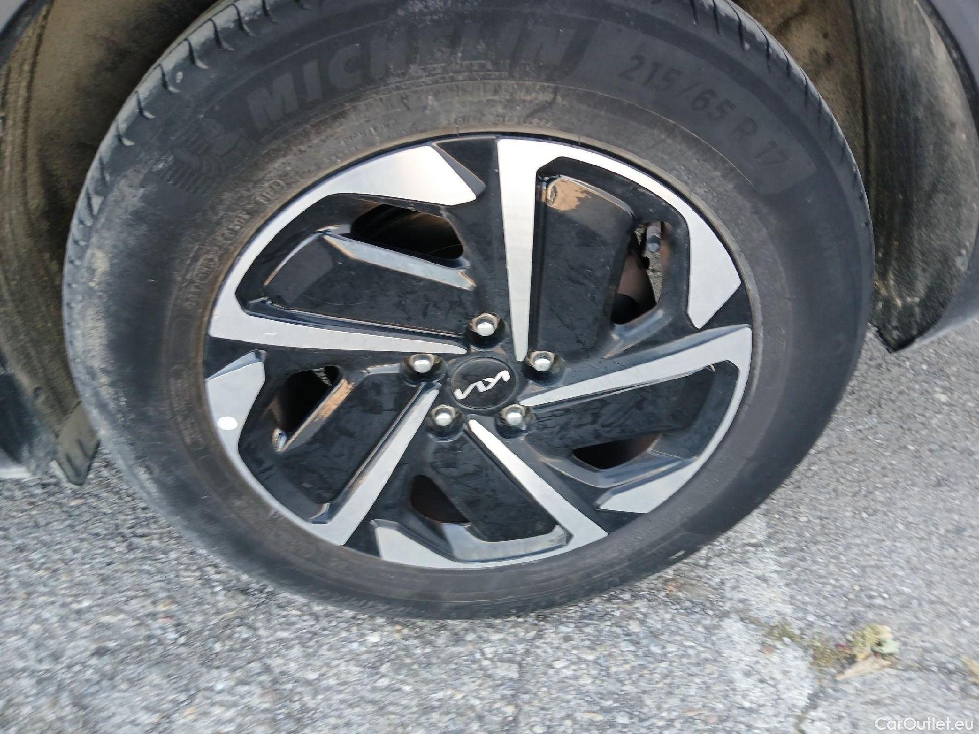  KIA  Sportage KIA  / 5P / 1.6 T-GDi MHEV 150 CV Drive 4x2 #37