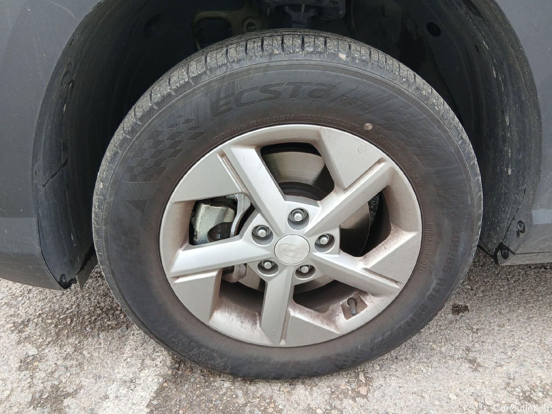  Hyundai  Konna HYUNDAI Kona / 2023 / 5P / todoterreno 1.6 GDI HEV Maxx DCT #1