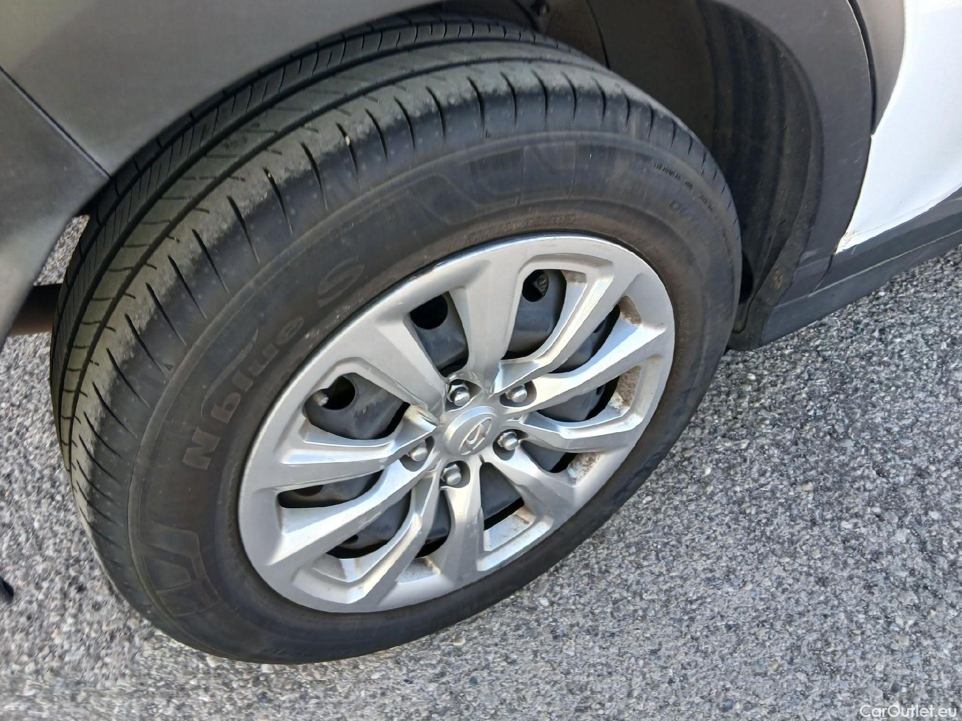  Hyundai  Konna HYUNDAI Kona / 5P / 1.0 TGDI Klass 4X2 110 CV #25