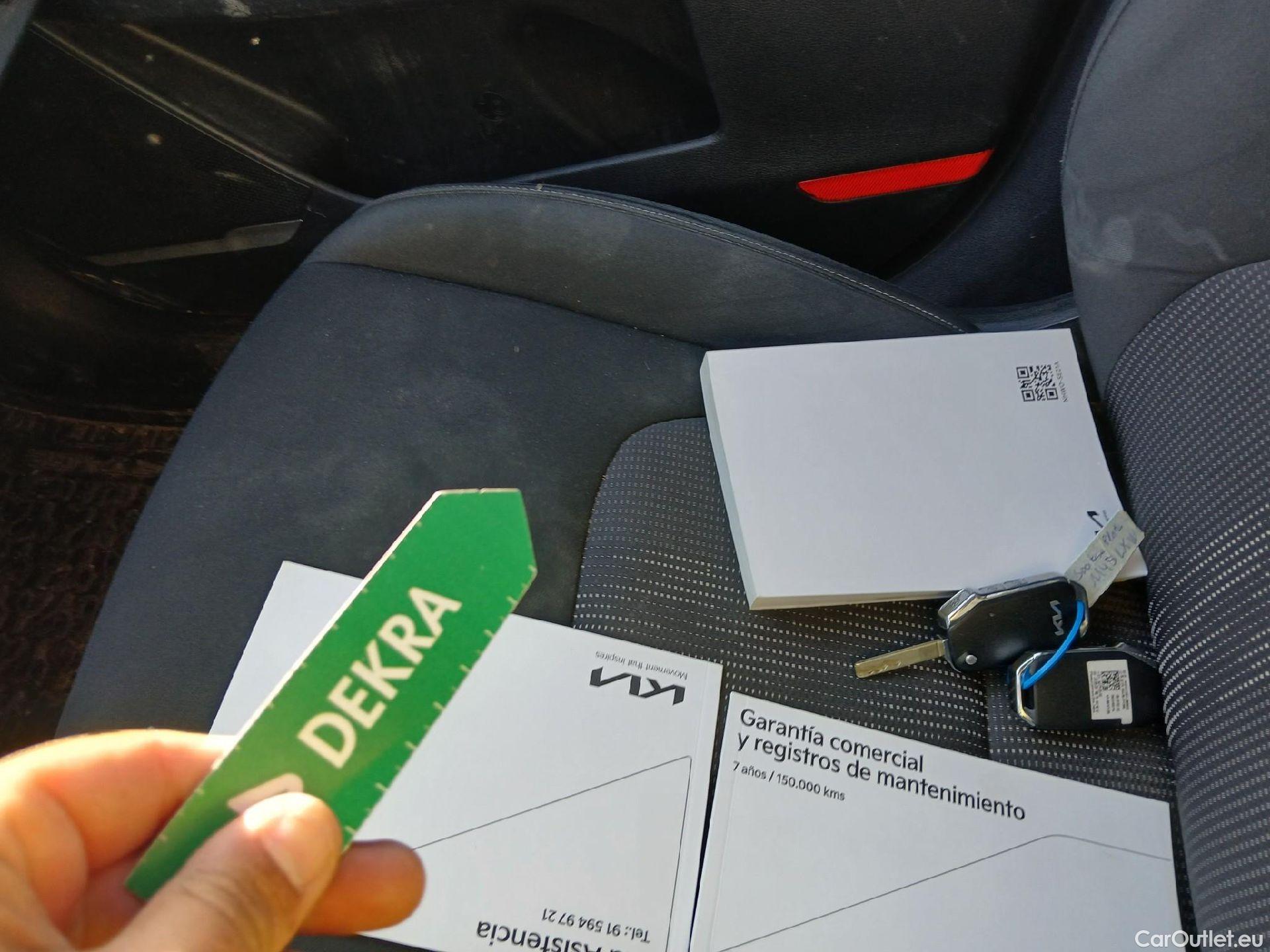  KIA  Sportage KIA  / 5P / 1.6 T-GDi MHEV 150 CV Drive 4x2 #66