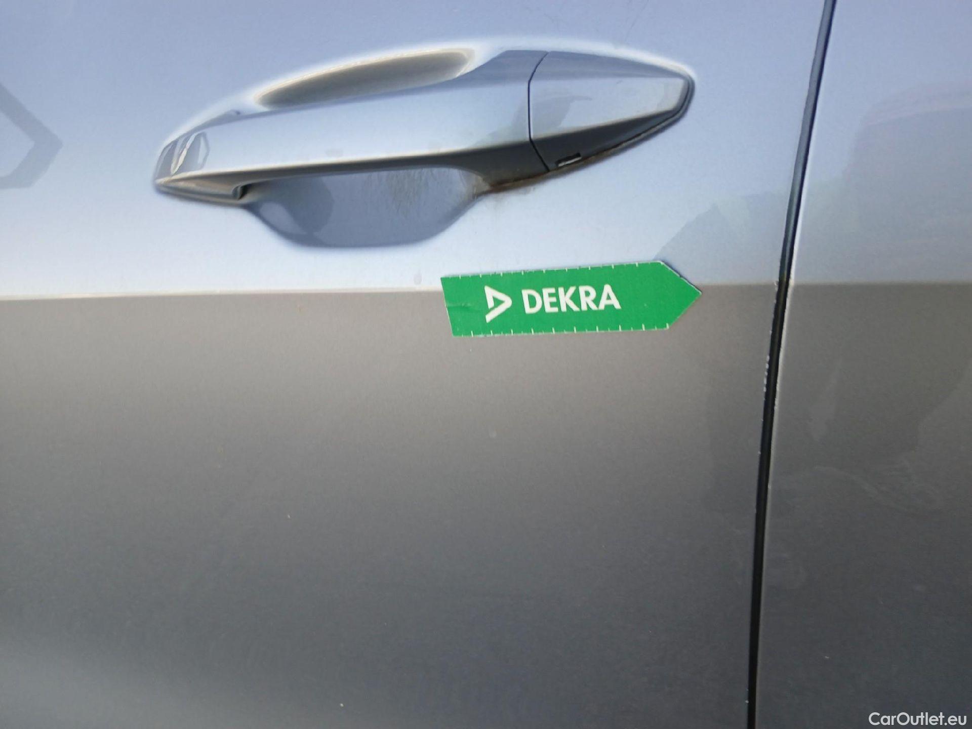  KIA  Sportage KIA  / 5P / 1.6 T-GDi MHEV 150 CV Drive 4x2 #30