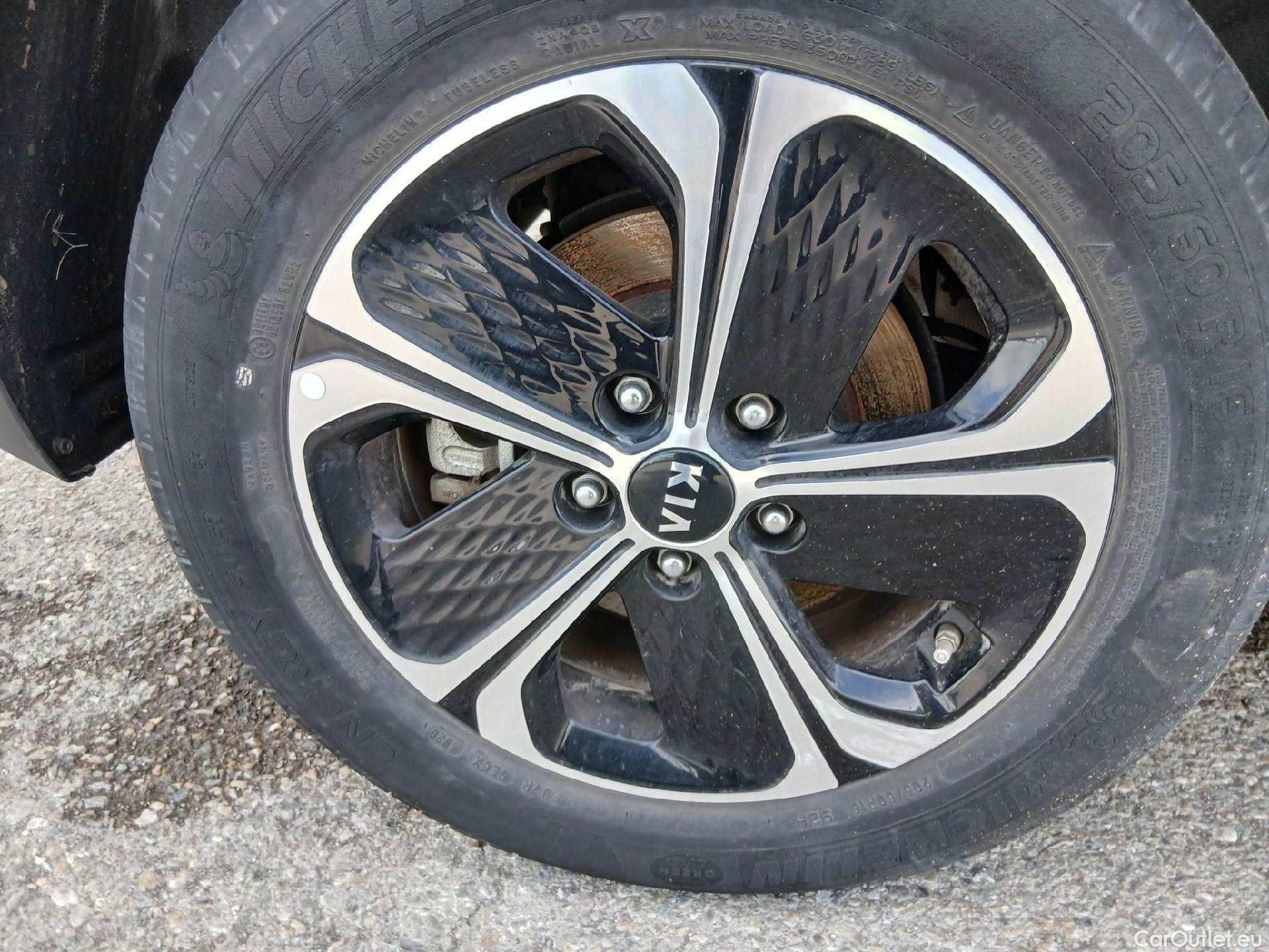  KIA  XCeed KIA  1.6 GDi PHEV 104kW (141CV) eDrive  #28