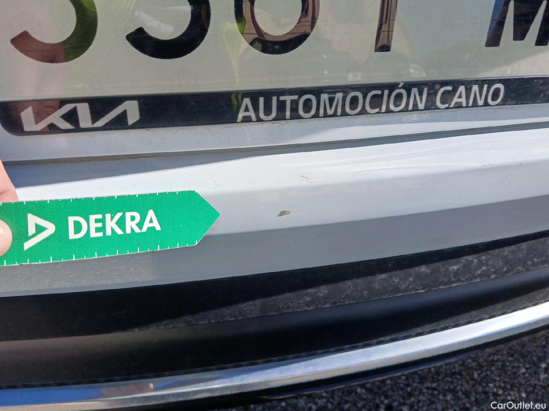  KIA  XCeed KIA  / 2022 / 5P / todoterreno 1.0 T-GDi Drive 88kW (120CV) #24