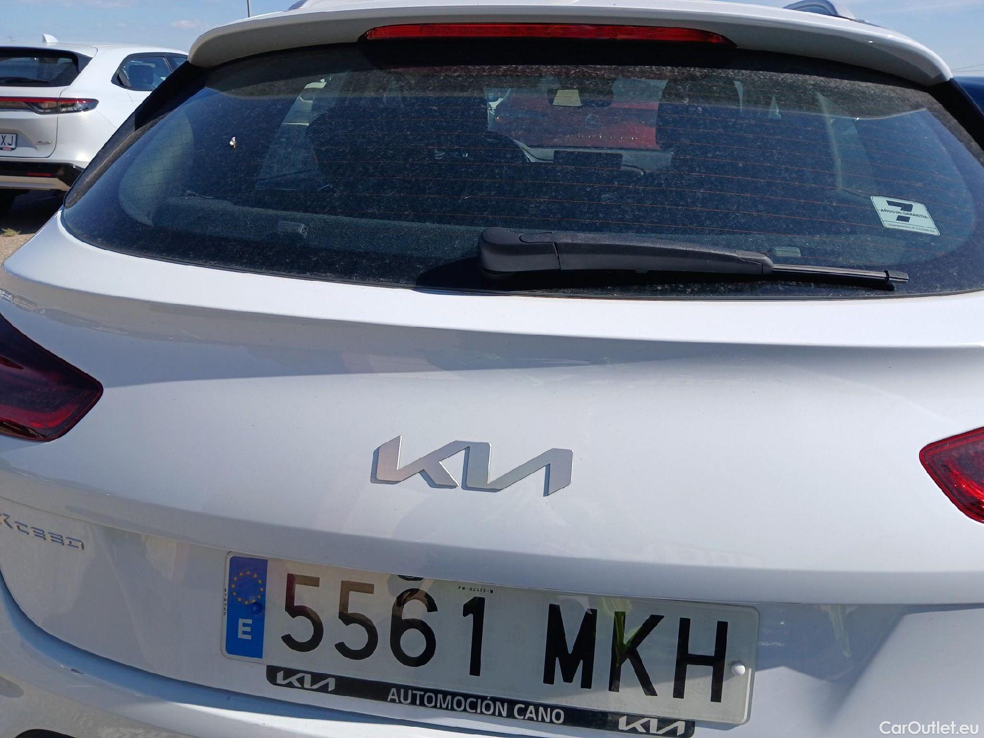  KIA  XCeed KIA  / 2022 / 5P / todoterreno 1.0 T-GDi Drive 88kW (120CV) #28