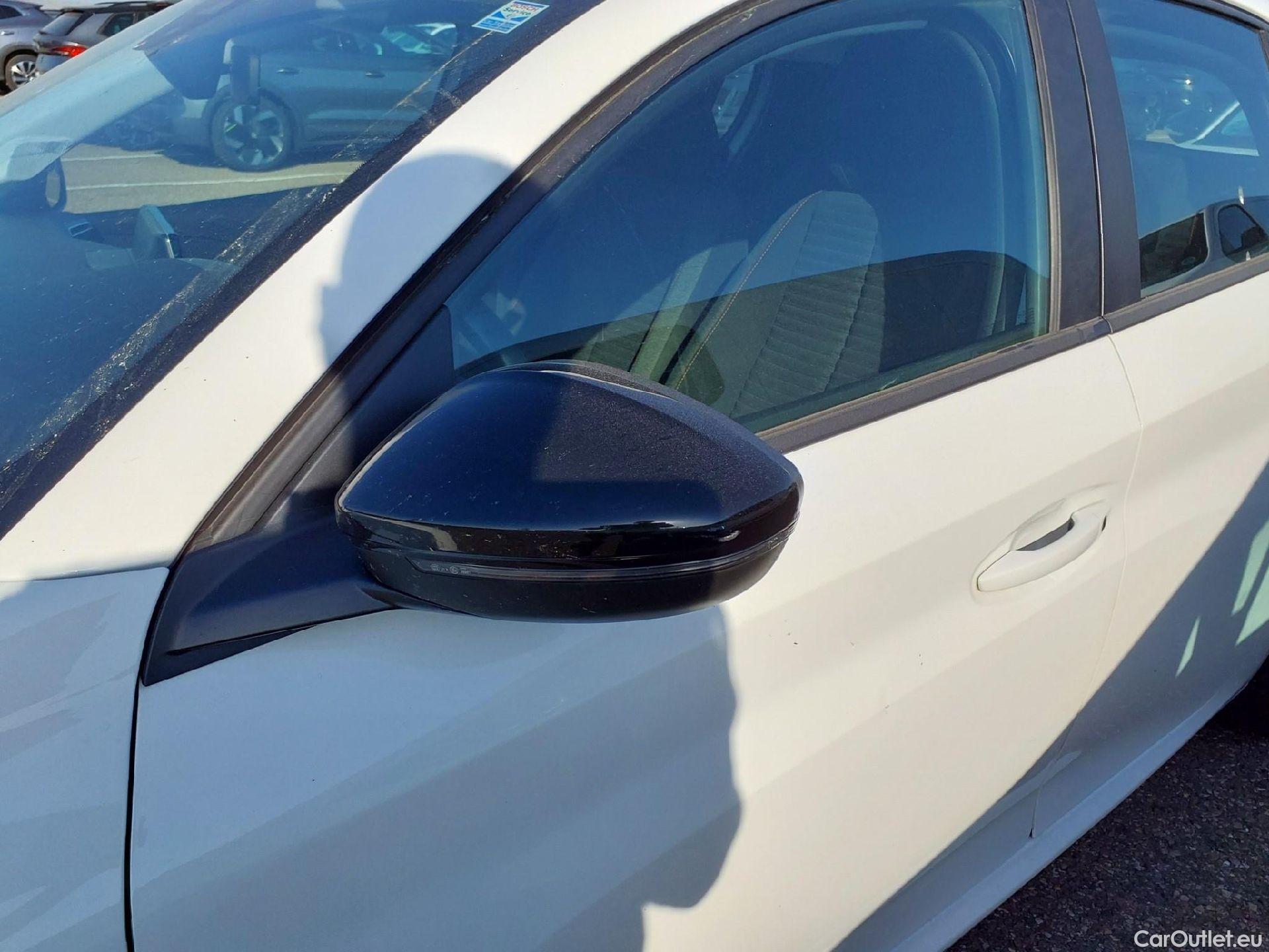  Peugeot  208 PEUGEOT  / 2019 / 5P / berlina con portón BlueHDi 73kW (100CV) Active #9