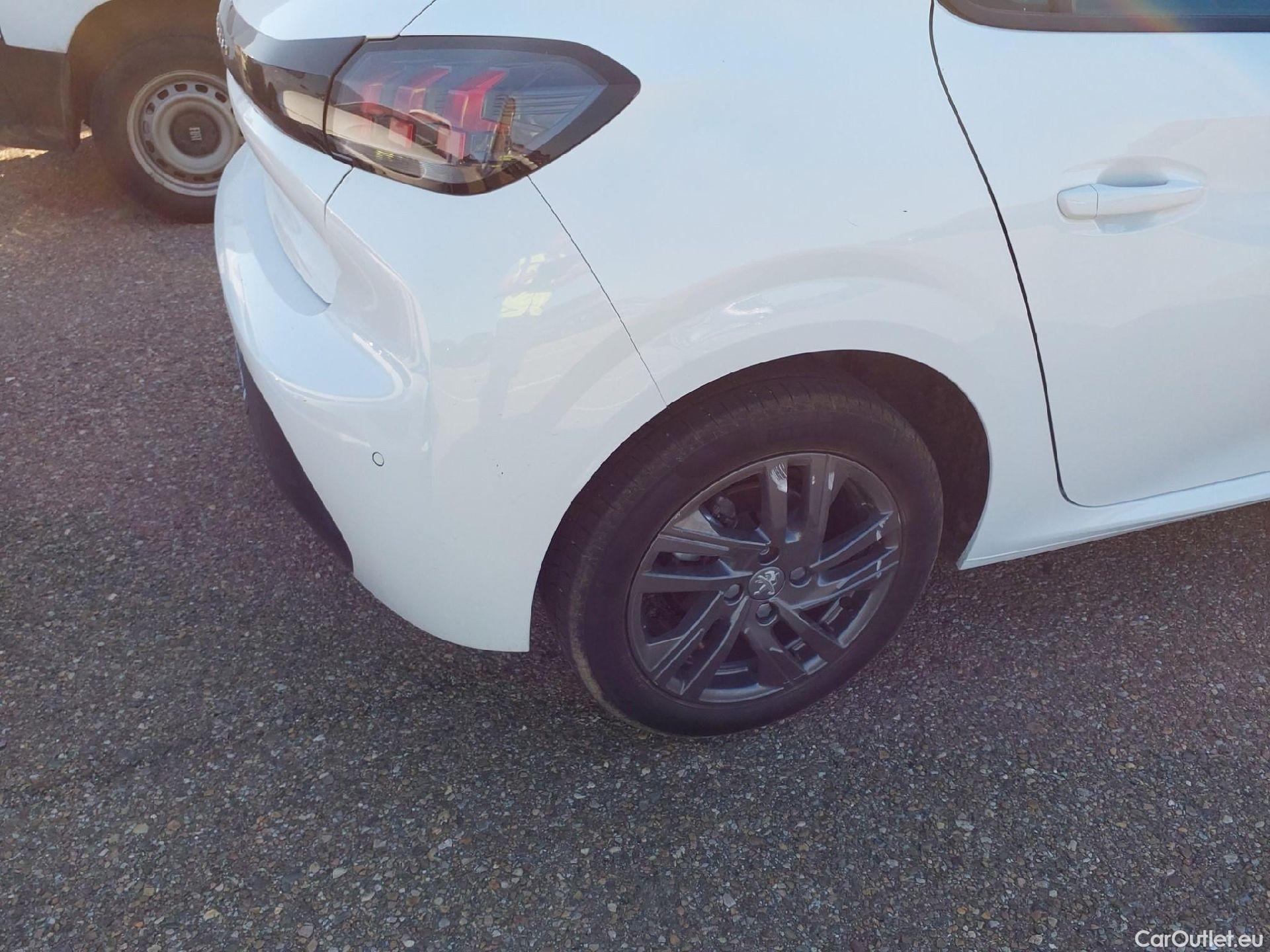  Peugeot  208 PEUGEOT  / 2019 / 5P / berlina con portón BlueHDi 73kW (100CV) Active #15