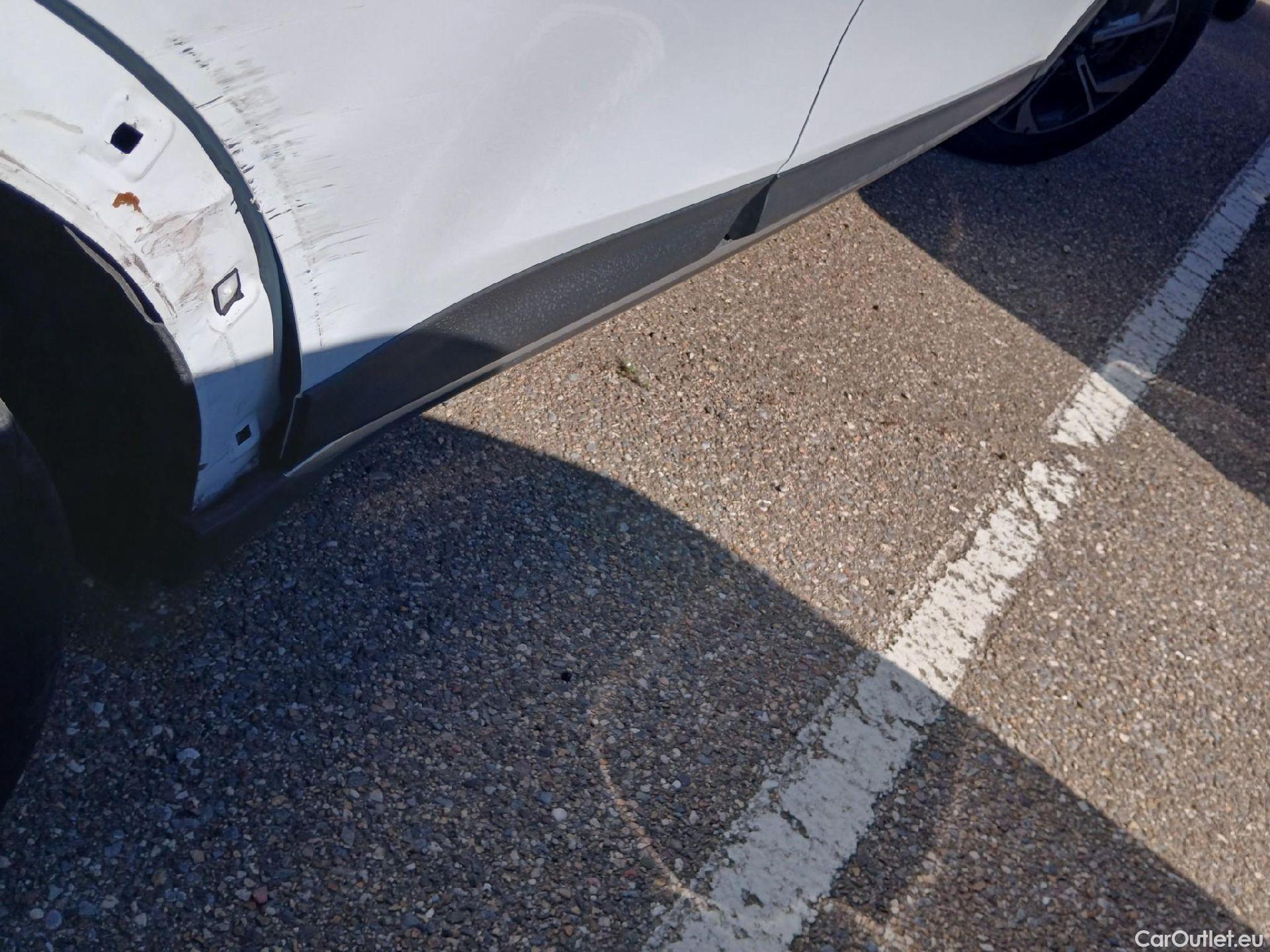  KIA  XCeed KIA  / 2022 / 5P / todoterreno 1.0 T-GDi Drive 88kW (120CV) #33