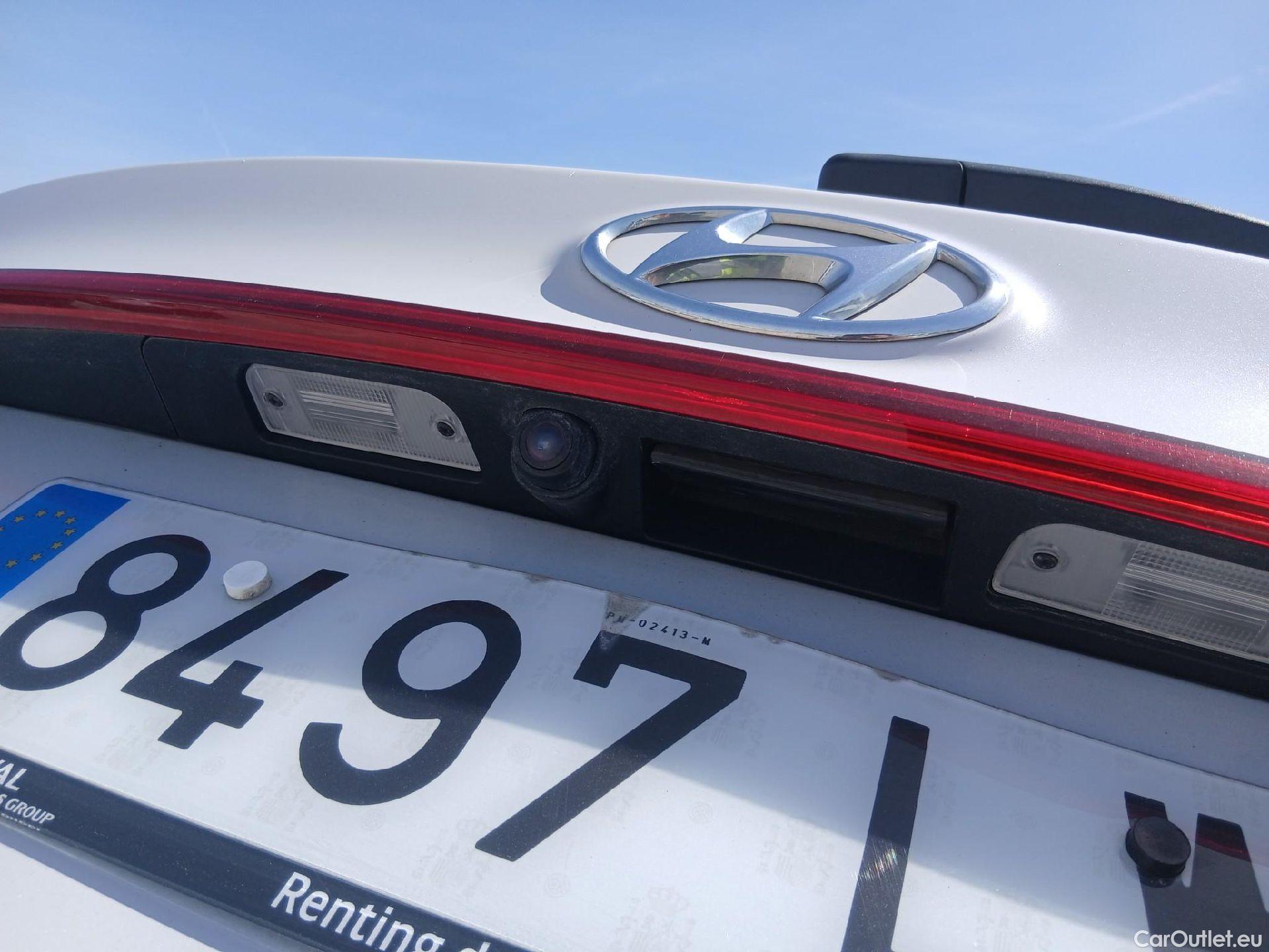  Hyundai  Santa Fe HYUNDAI  / 2021 / 5P / todoterreno 2.2 CRDi Tecno DCT 4x2 #21