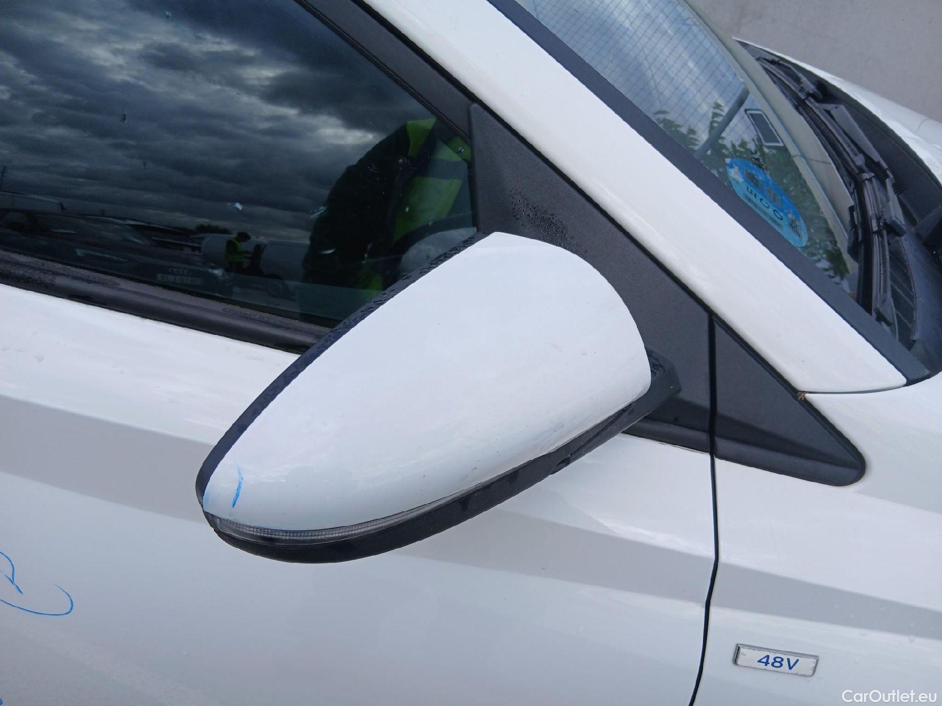  Hyundai  i20 HYUNDAI  / 2020 / 5P / berlina con portón 1.0 TGDI 74kW (100CV) 48V Essence #54