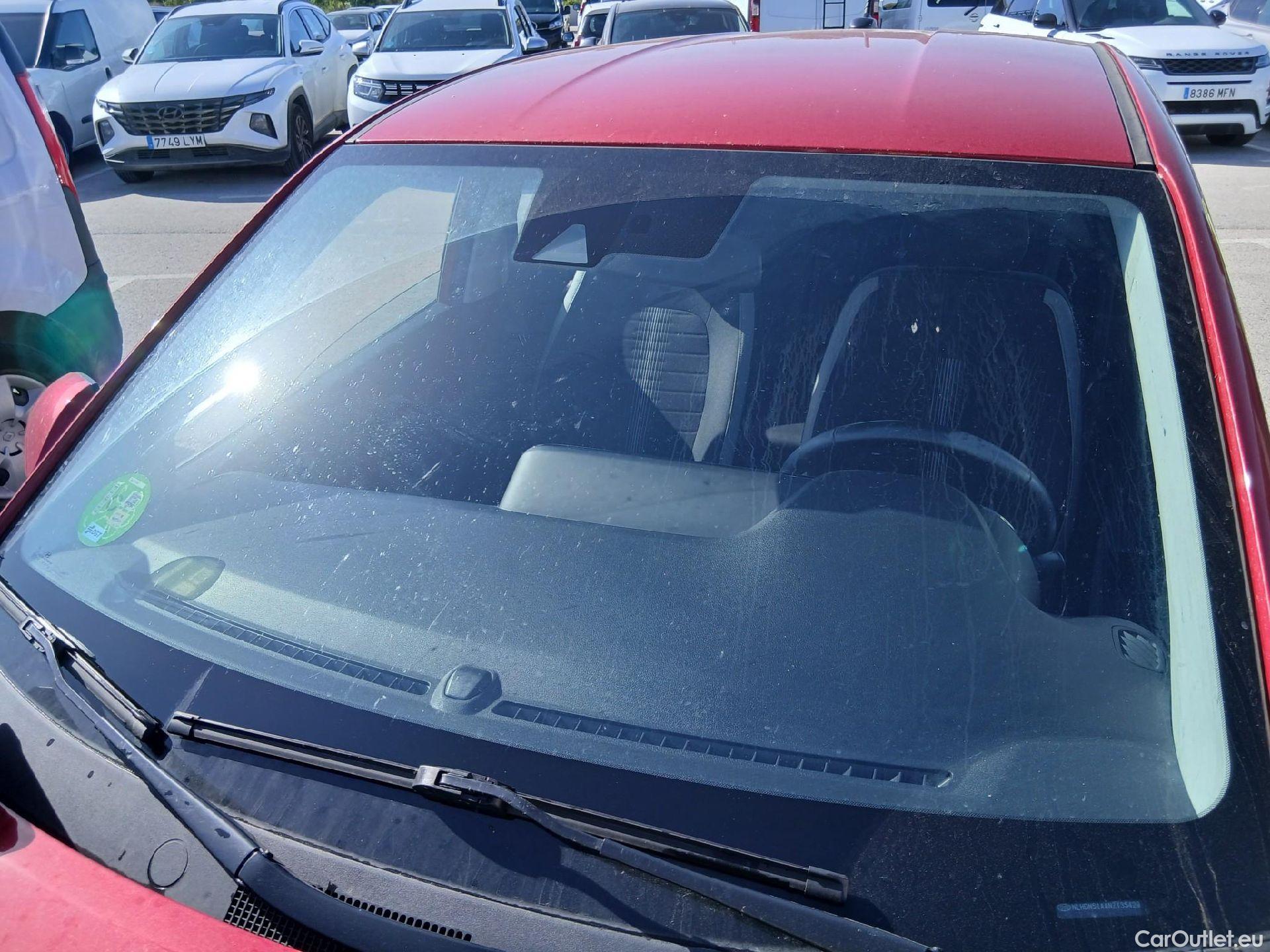  Hyundai  i10 HYUNDAI  / 2020 / 5P / berlina con portón 1.0 Klass #2