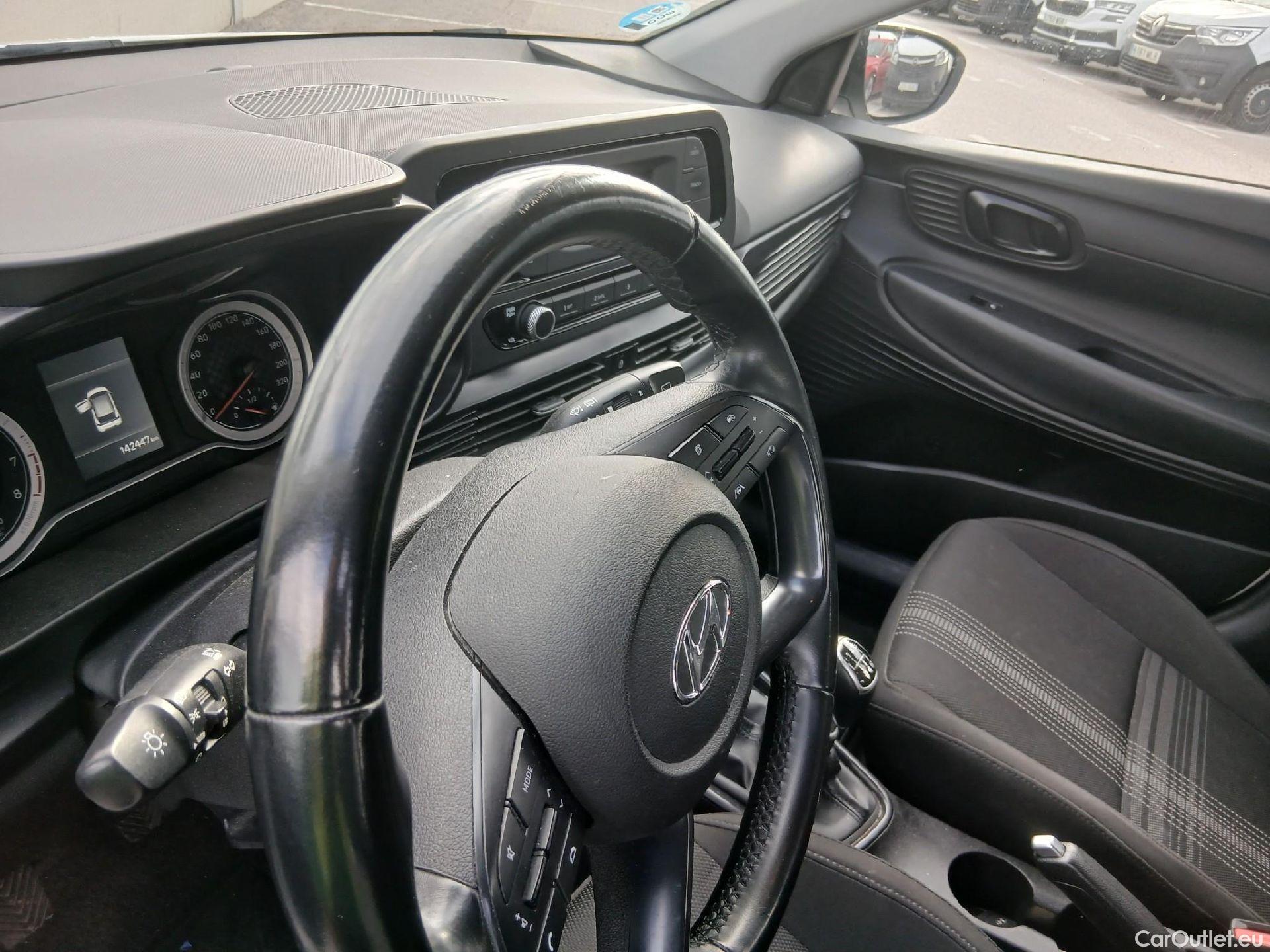  Hyundai  i20 HYUNDAI  / 2020 / 5P / berlina con portón 1.0 TGDI 74kW (100CV) 48V Essence #4