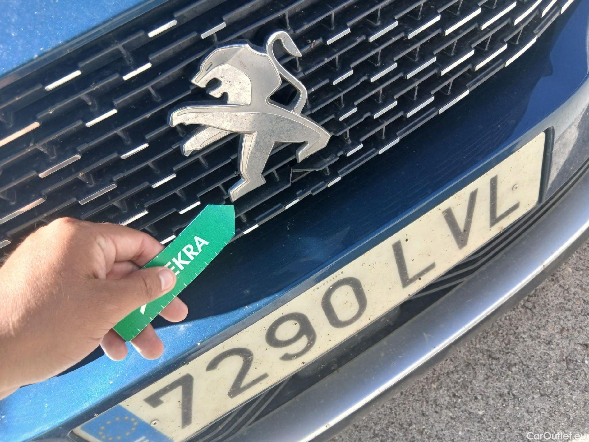  Peugeot  3008 PEUGEOT  / 2020 / 5P / todoterreno 1.5 BlueHDi 96kW S&S Active Pack EAT8 #17