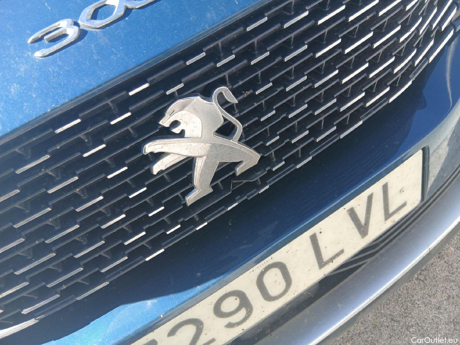  Peugeot  3008 PEUGEOT  / 2020 / 5P / todoterreno 1.5 BlueHDi 96kW S&S Active Pack EAT8 #18