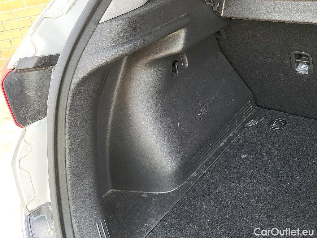  Hyundai  Konna HYUNDAI Kona / 2020 / 5P / todoterreno 1.6 GDI HEV Maxx DCT #3