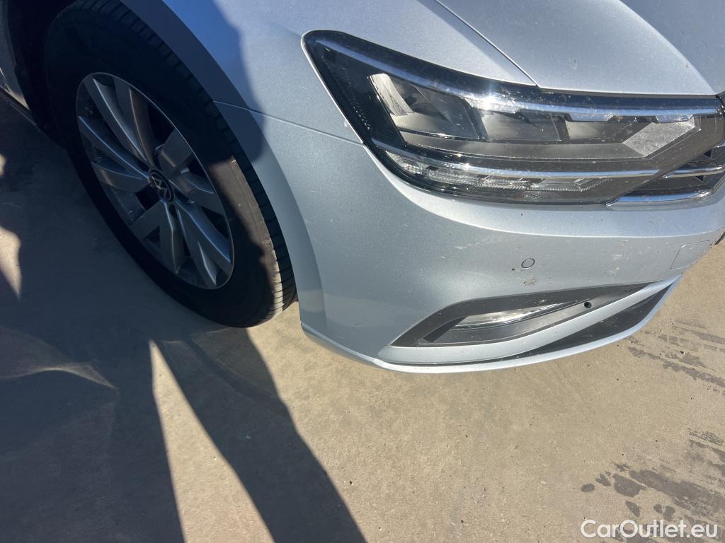  Volkswagen  Passat VOLKSWAGEN  / 2019 / 5P / familiar Variant Business 2.0 TDI 90kW(122CV) DSG #10