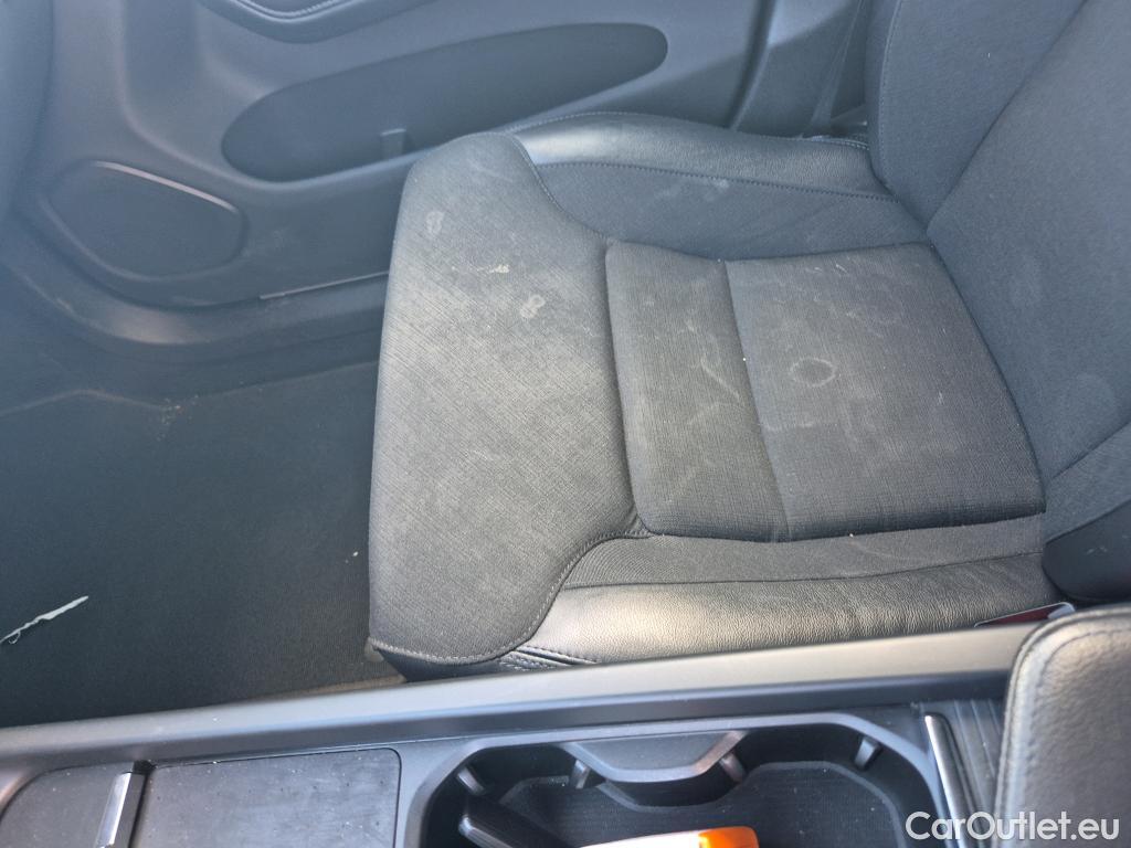  Volvo  XC60 VOLVO   2.0 B4 D AWD Momentum 200 CV #3