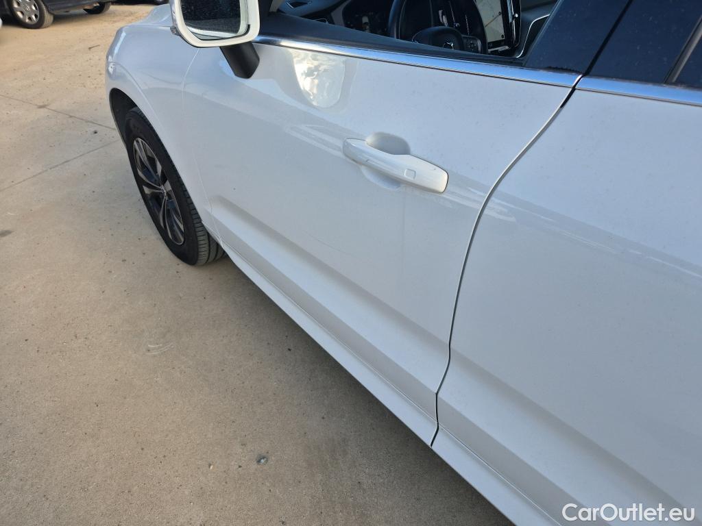  Volvo  XC60 VOLVO   2.0 B4 D AWD Momentum 200 CV #16