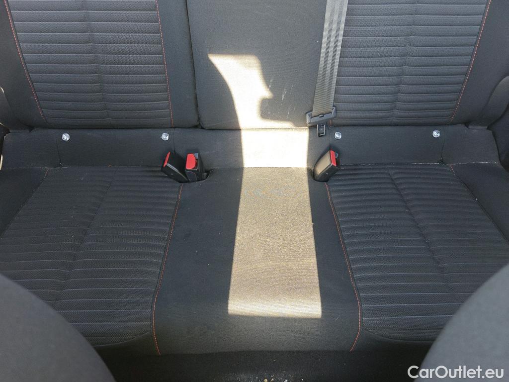  Peugeot  208 PEUGEOT  / 2019 / 5P / berlina con portón BlueHDi 73kW (100CV) Active #59