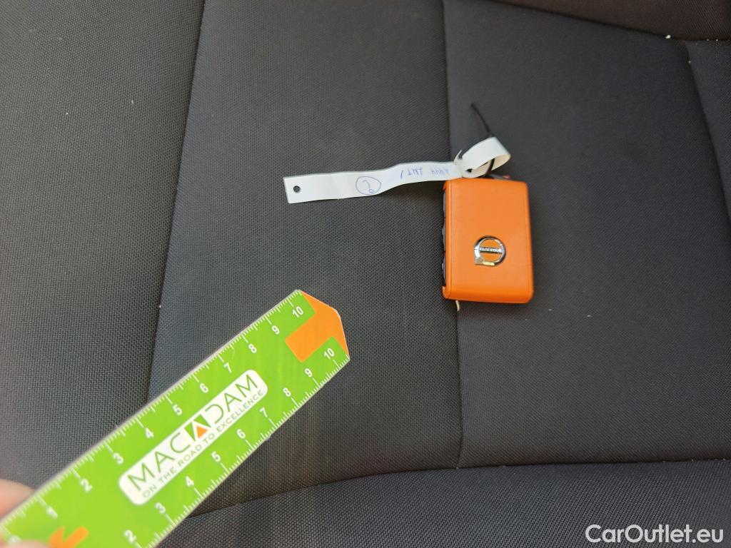  Volvo  XC 40 VOLVO XC40 / 2017 / 5P / todoterreno 1.5 T4 Twin Recharge Inscription Ex Auto #2