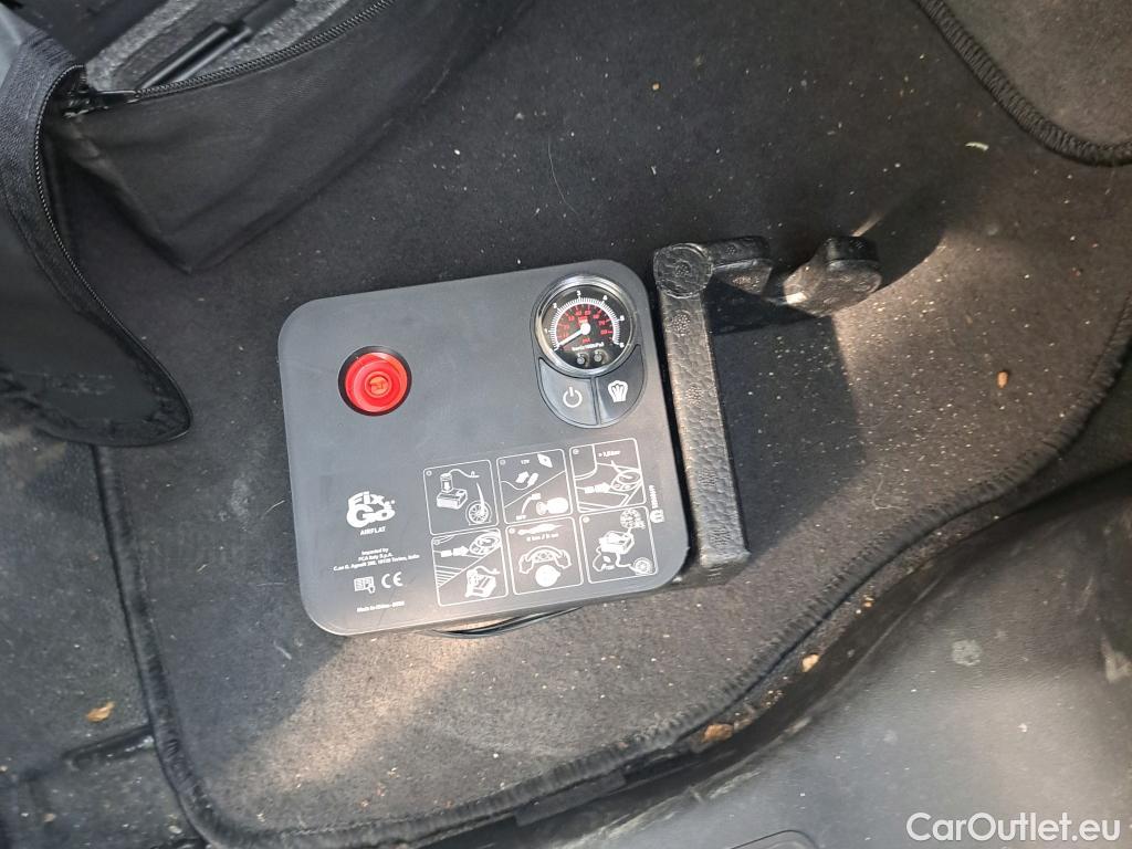  Fiat  Fiorino FIAT  / 2016 / 3P / furgón derivado de turismo Cargo Base 1.4 Natural Power 51kW (70CV) #10