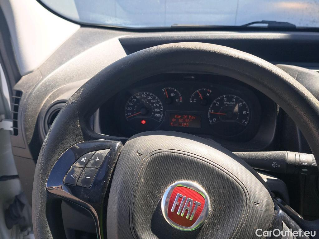  Fiat  Fiorino FIAT  / 2016 / 3P / furgón derivado de turismo Cargo Base 1.4 Natural Power 51kW (70CV) #24