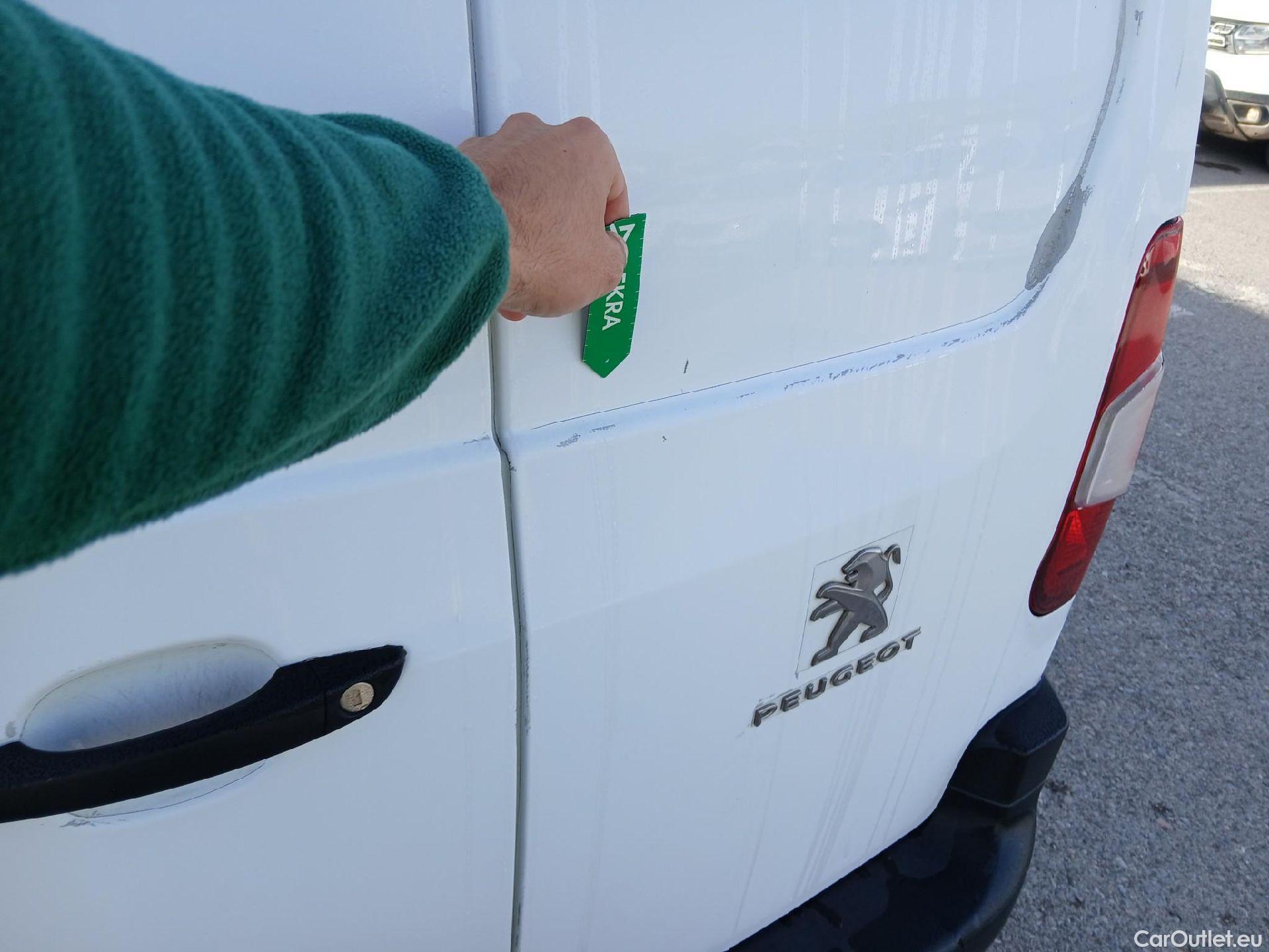  Peugeot  Partner PEUGEOT  / 2018 / 4P / furgón derivado de turismo Premium Standard 600kg BlueHDi 73kW #20
