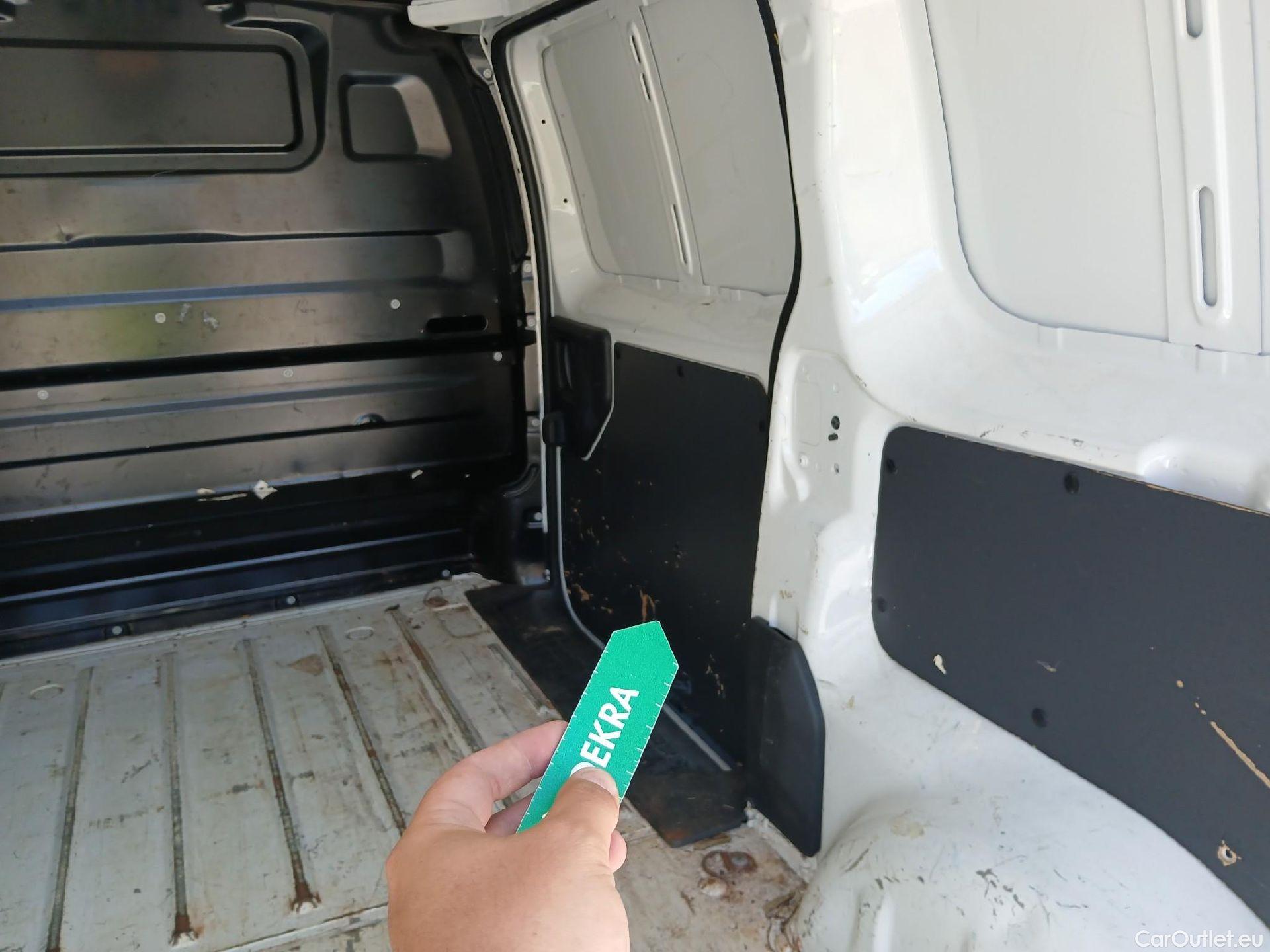  Opel  Vivaro OPEL  / 2019 / 4P / furgón 1.5 Diésel 74kW (100CV) M Std Express (AC) #17
