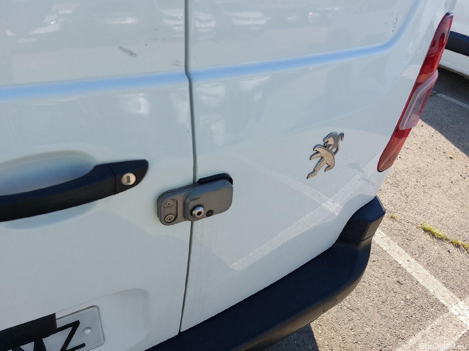  Peugeot  Partner PEUGEOT  / 2018 / 3P / furgón derivado de turismo Pro Standard 600kg BlueHDi 73kW (AC) #16