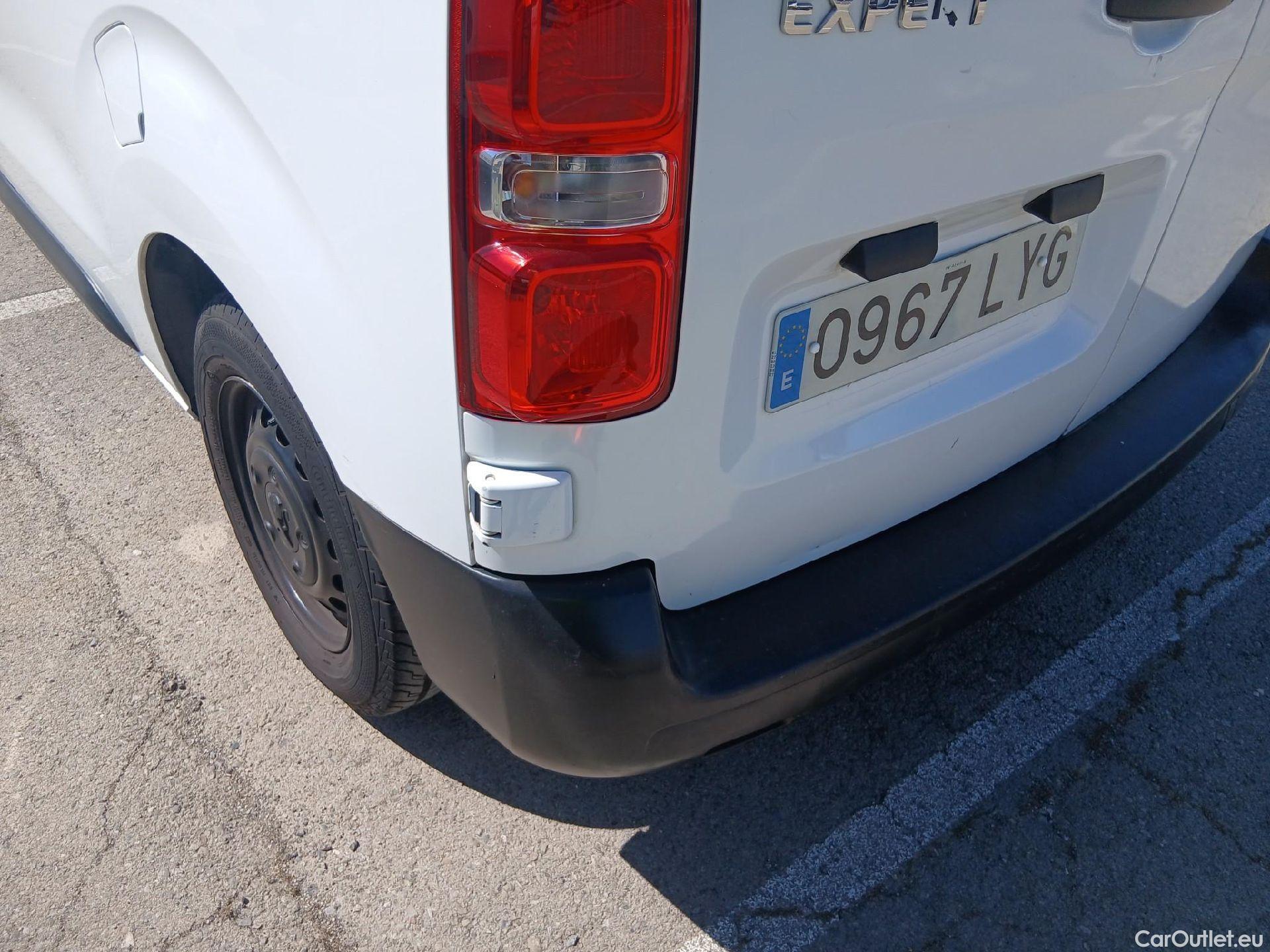  Peugeot  Expert PEUGEOT  / 2016 / 4P / furgón Furgón Premium 1.5 BlueHDi 120 Standard #25