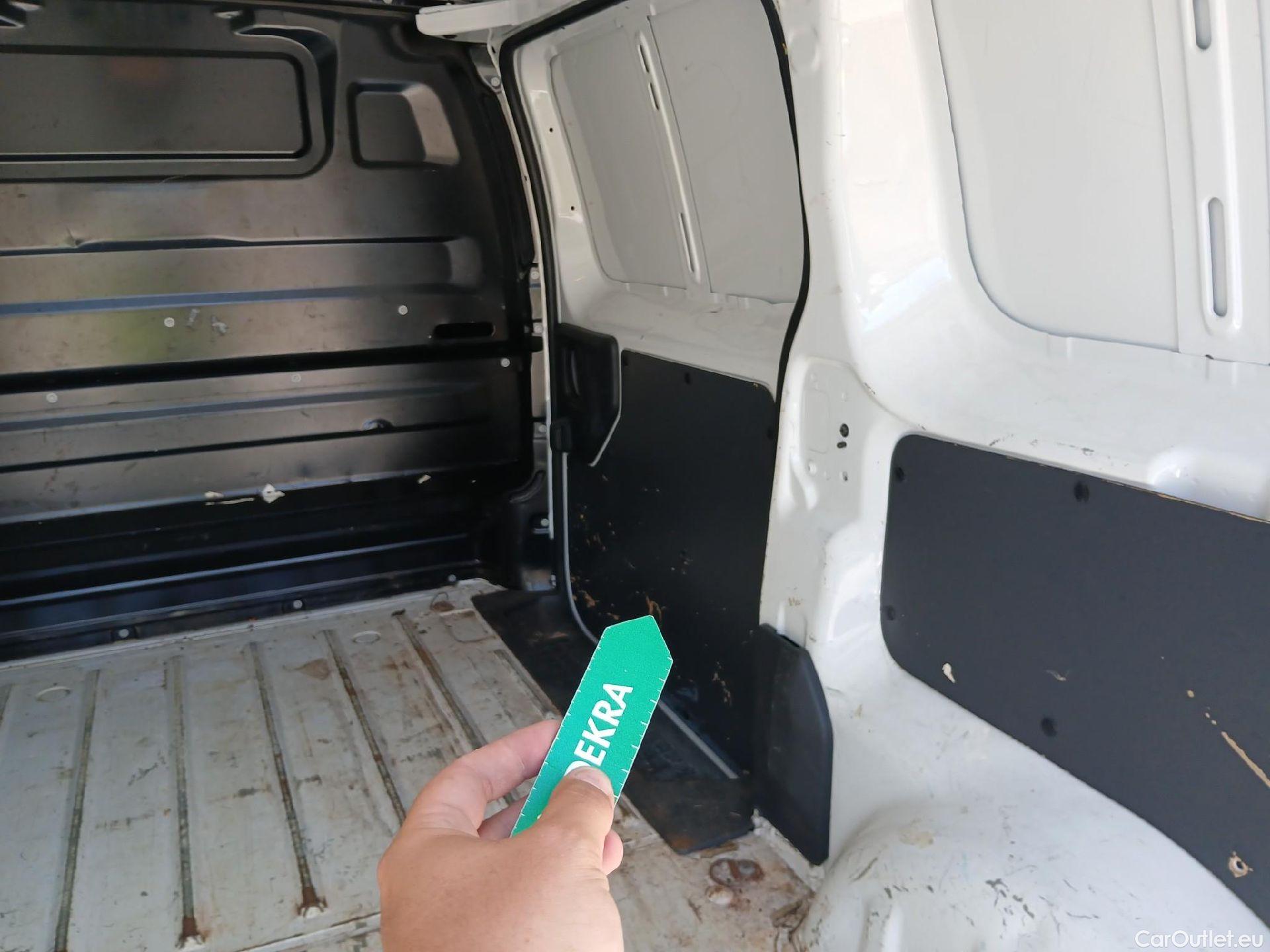  Opel  Vivaro OPEL  / 2019 / 4P / furgón 1.5 Diésel 74kW (100CV) M Std Express (AC) #18