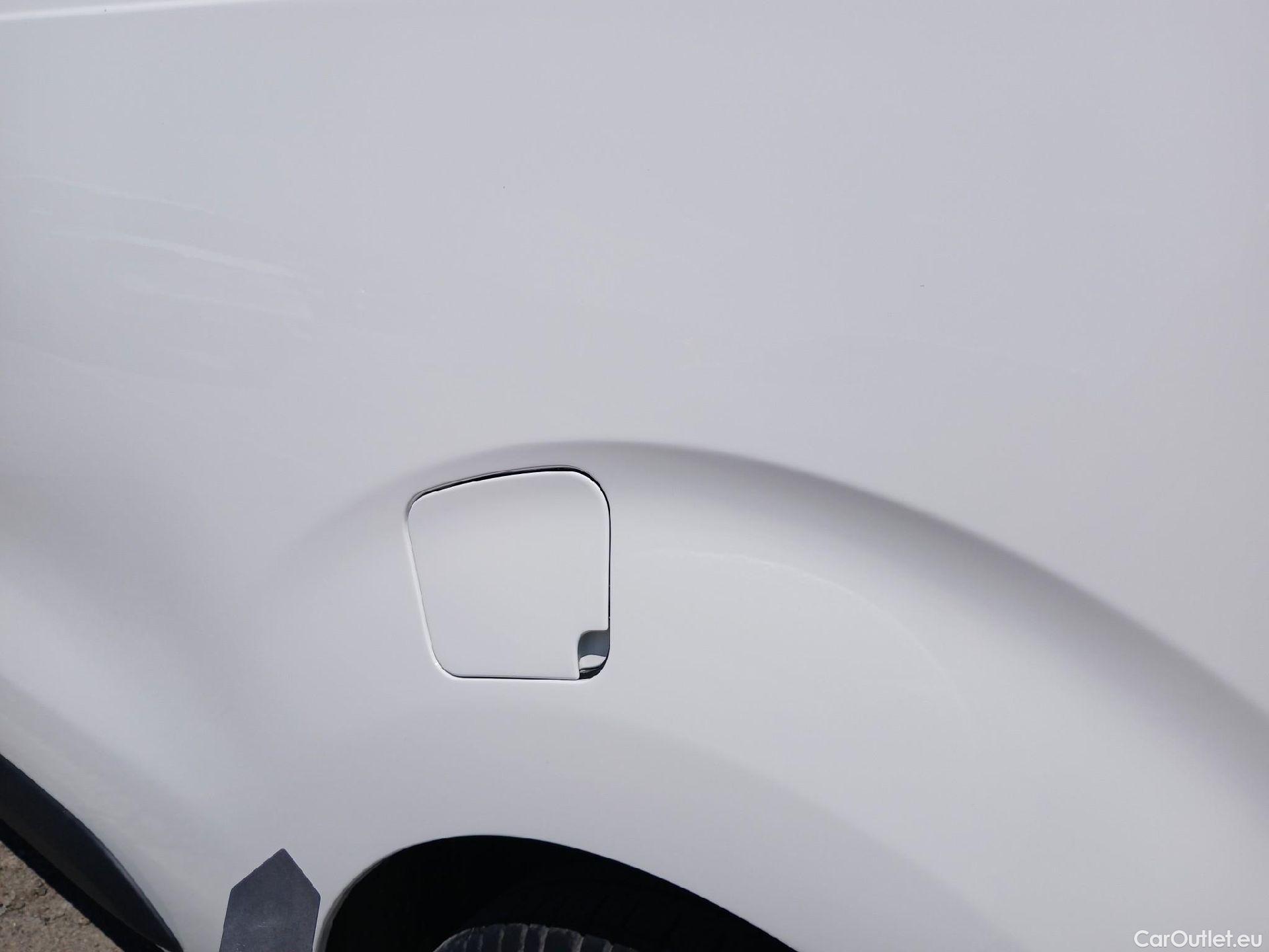  Opel  Vivaro OPEL  / 2019 / 4P / furgón 1.5 Diésel 74kW (100CV) M Std Express (AC) #39