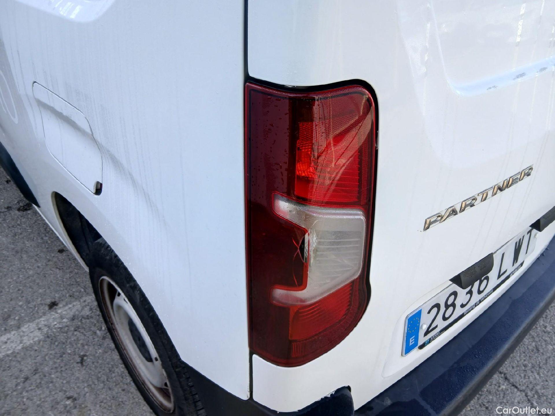  Peugeot  Partner PEUGEOT  / 2018 / 4P / furgón derivado de turismo Premium Standard 600kg BlueHDi 73kW #13