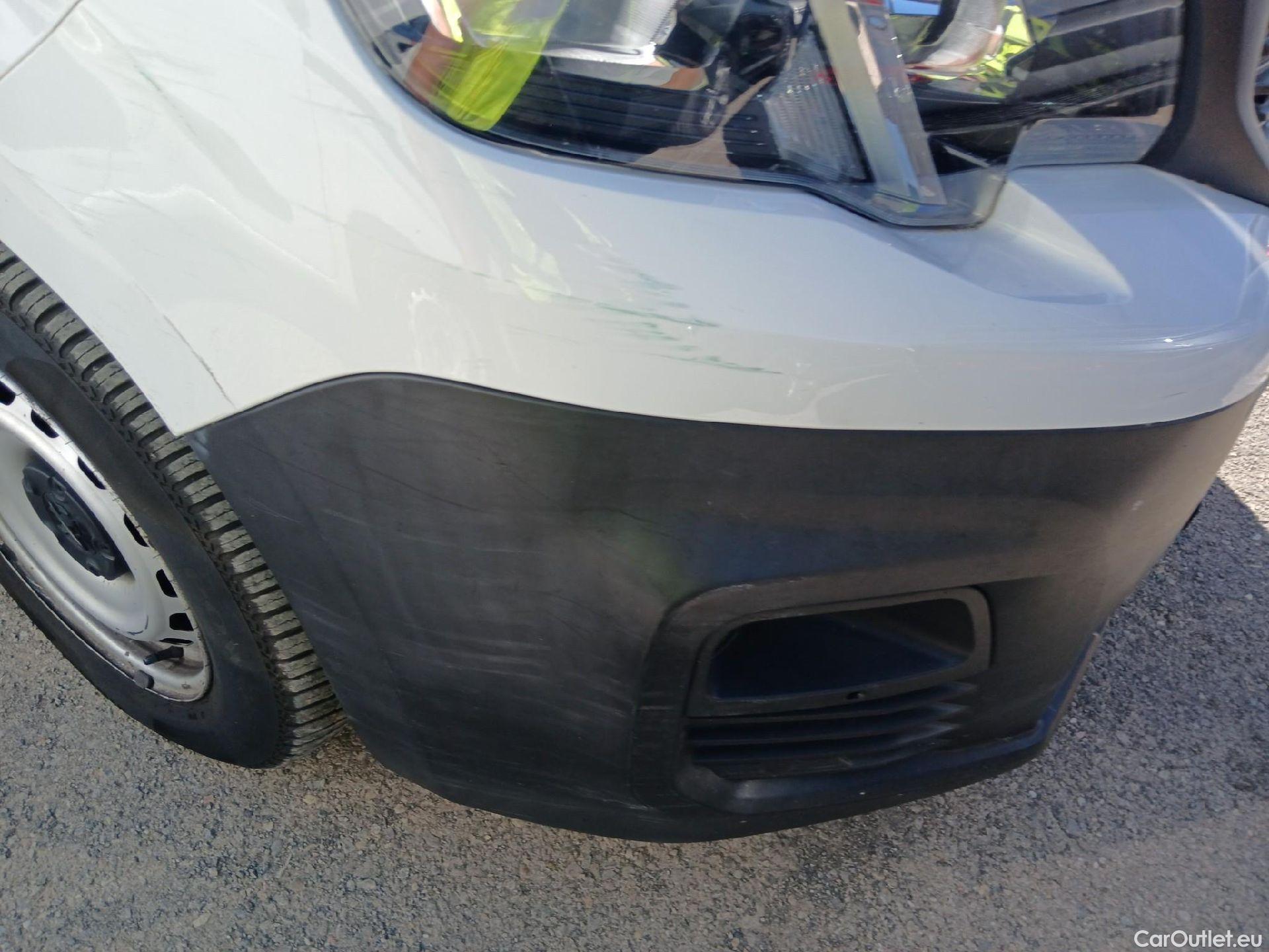  Peugeot  Partner PEUGEOT  / 2018 / 3P / furgón derivado de turismo Pro Standard 600kg BlueHDi 73kW (AC) #28
