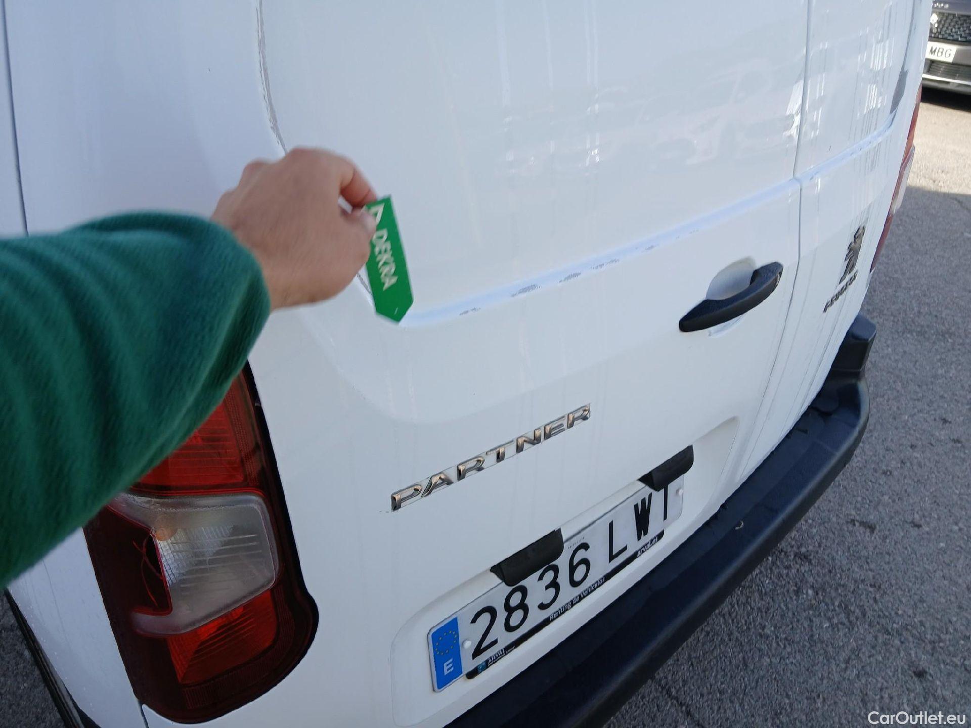  Peugeot  Partner PEUGEOT  / 2018 / 4P / furgón derivado de turismo Premium Standard 600kg BlueHDi 73kW #16