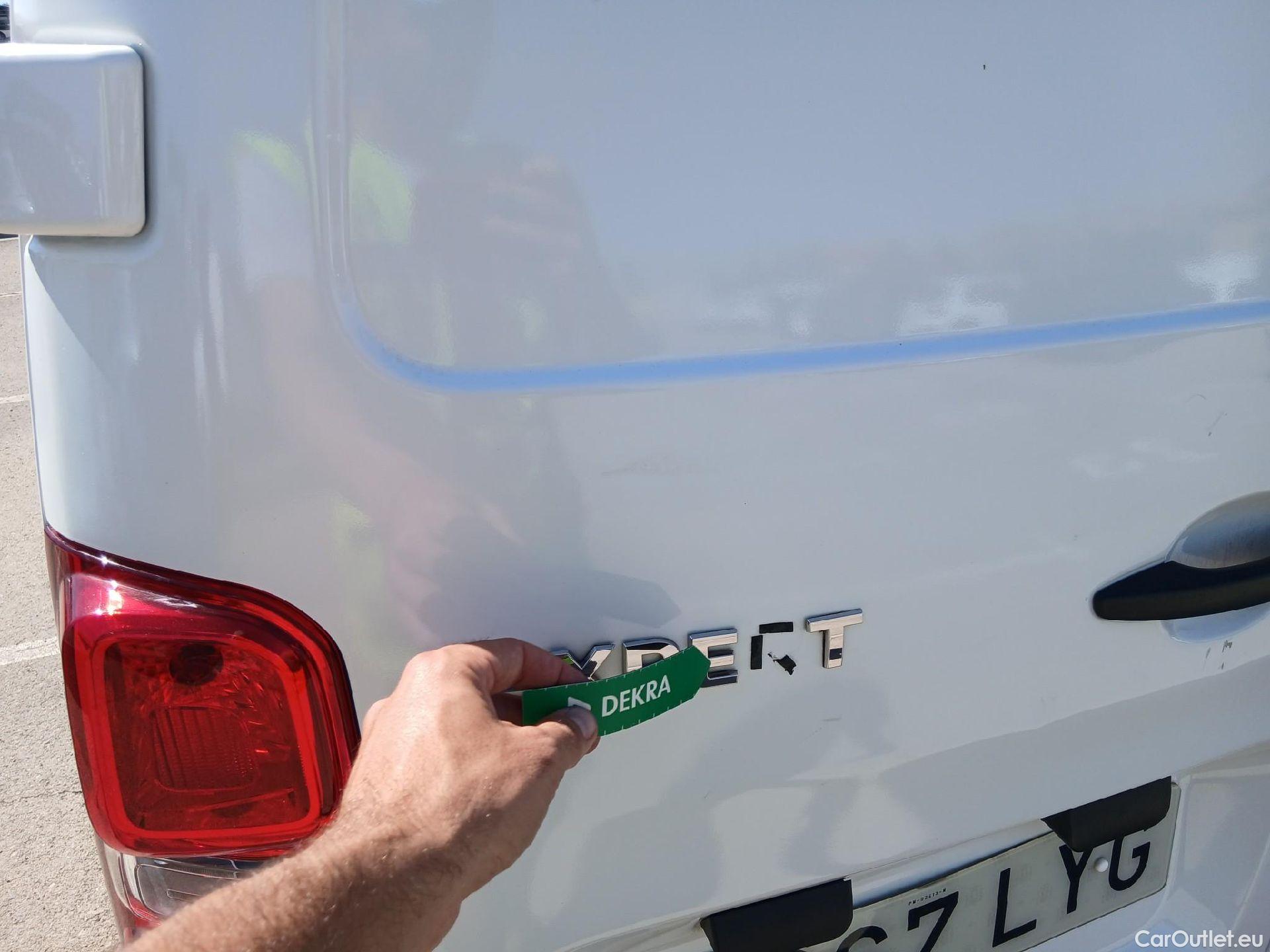 Peugeot  Expert PEUGEOT  / 2016 / 4P / furgón Furgón Premium 1.5 BlueHDi 120 Standard #29