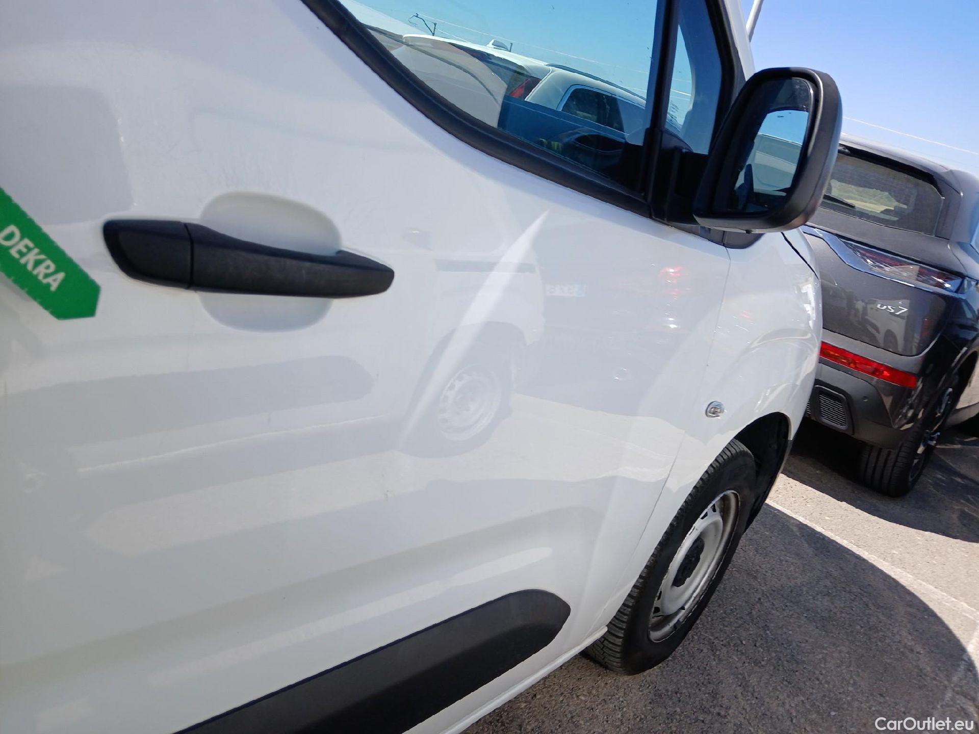  Peugeot  Partner PEUGEOT  / 2018 / 3P / furgón derivado de turismo Pro Standard 600kg BlueHDi 73kW (AC) #66