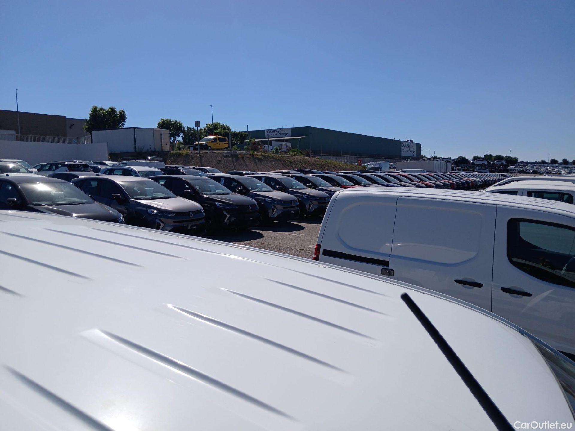  Peugeot  Partner PEUGEOT  / 2018 / 3P / furgón derivado de turismo Pro Standard 600kg BlueHDi 73kW (AC) #72