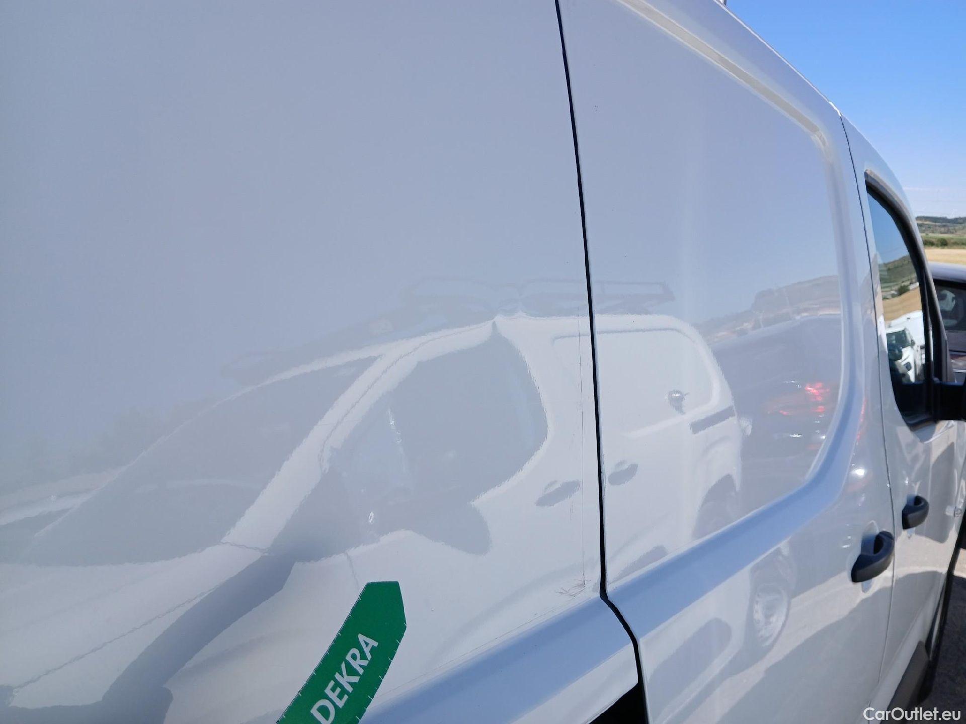  Peugeot  Partner PEUGEOT  / 2018 / 3P / furgón derivado de turismo Pro Standard 600kg BlueHDi 73kW (AC) #55